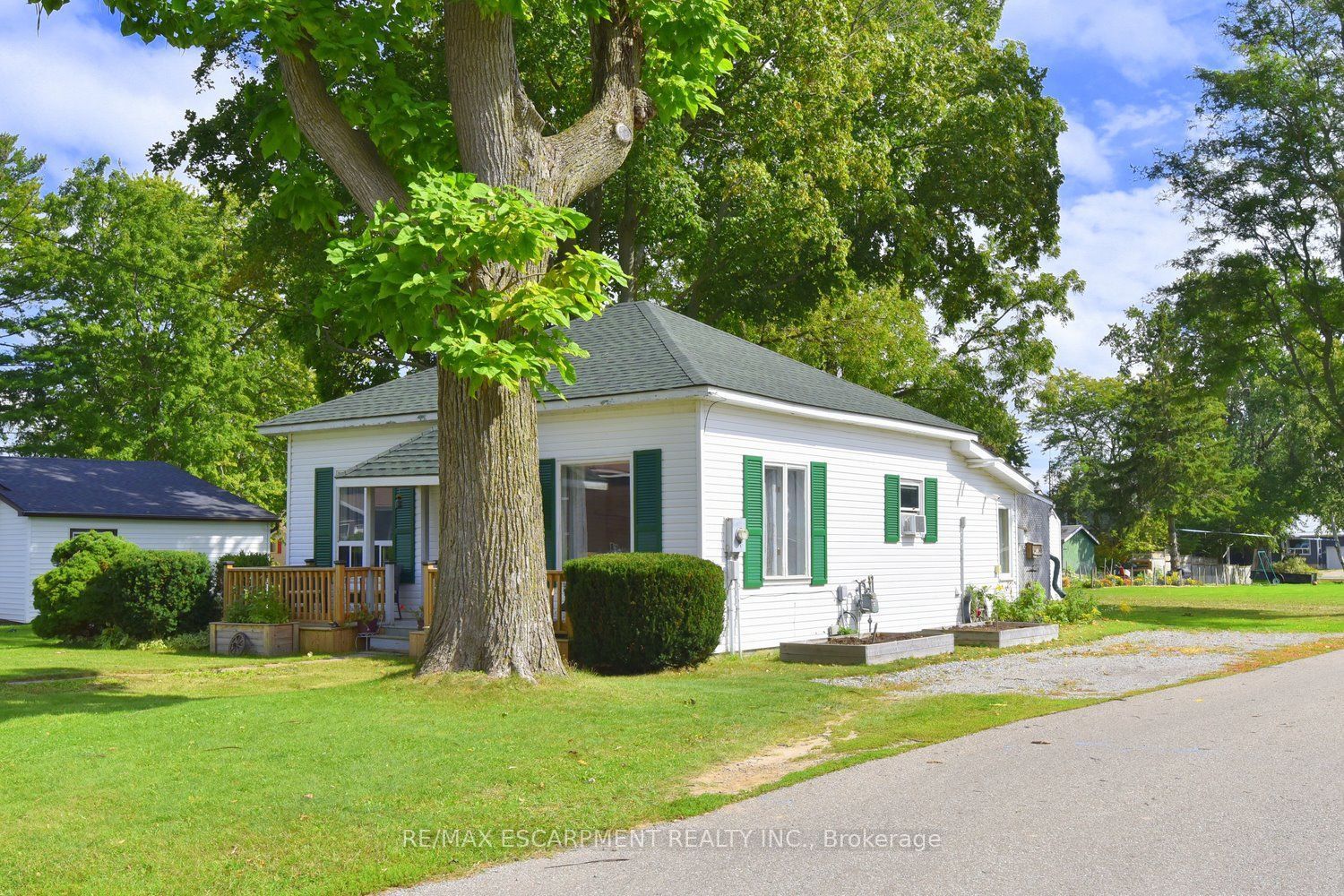 8 Chestnut Street Property Photo 2