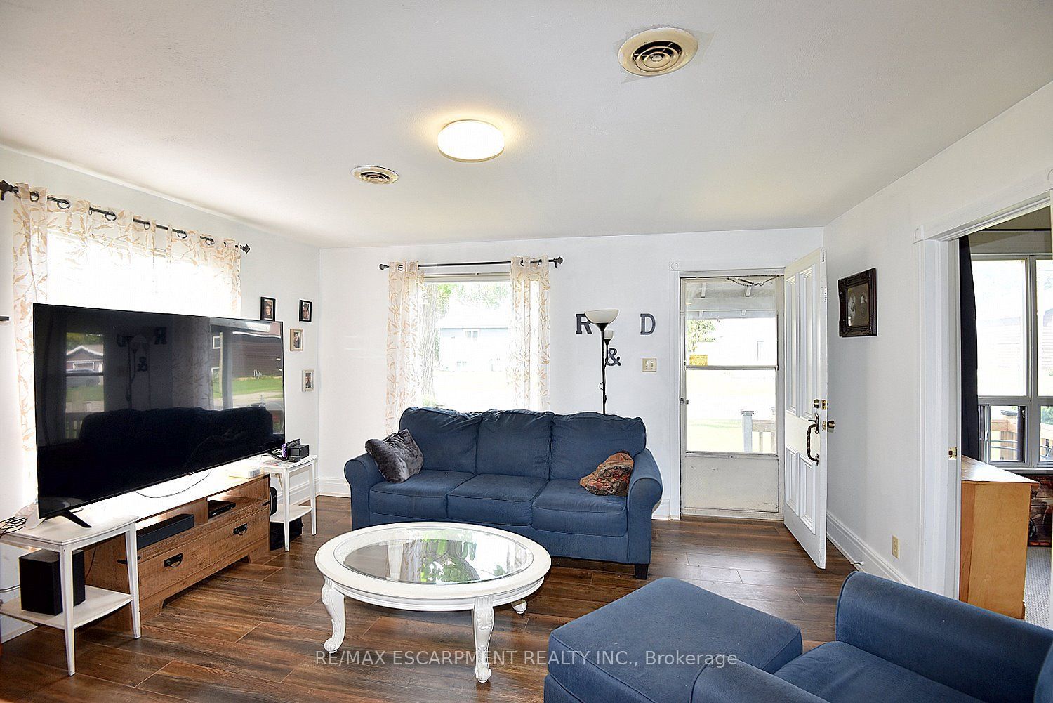 8 Chestnut Street Property Photo 5