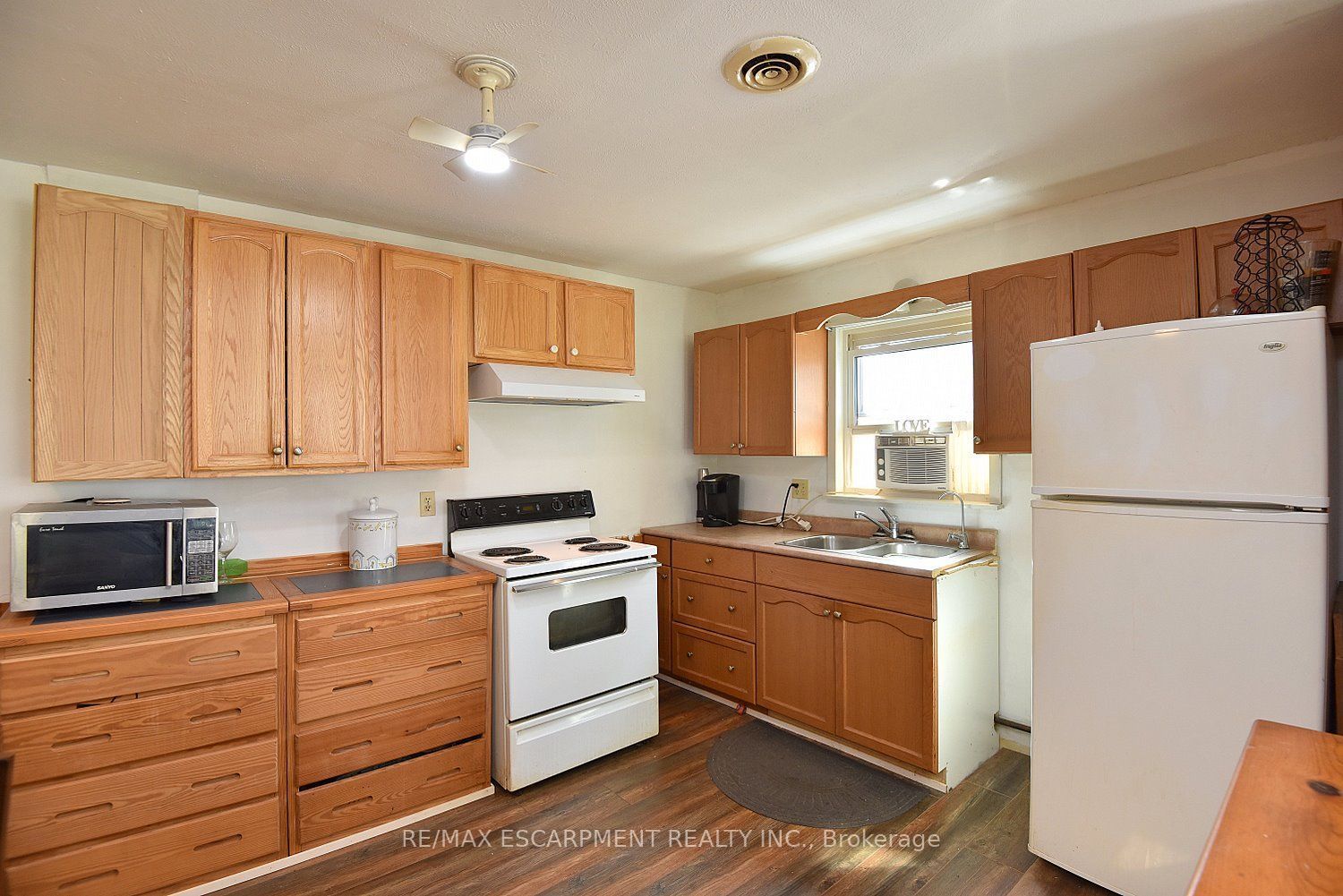 8 Chestnut Street Property Photo 8