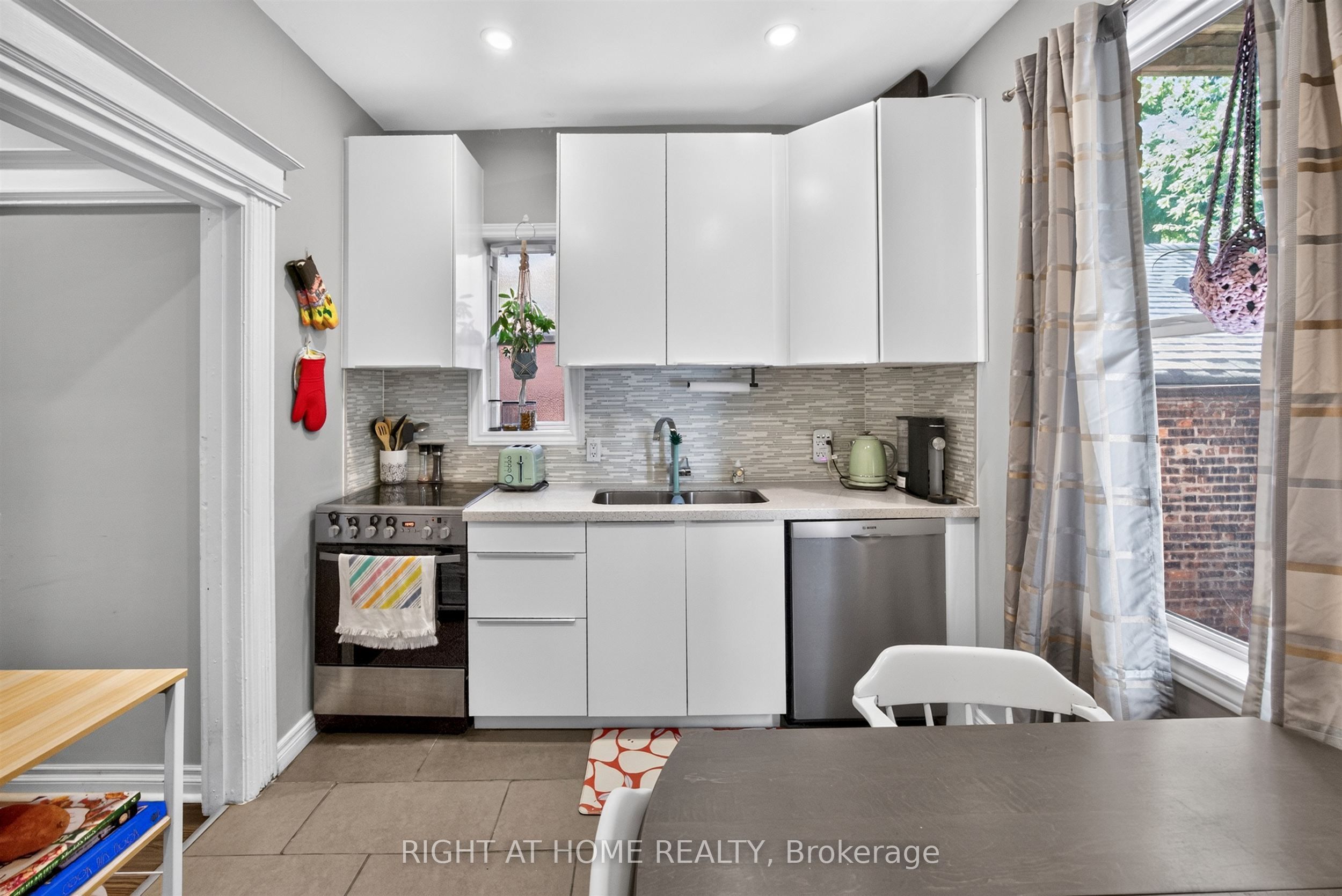 24 Locke Street S 1 Property Photo 11