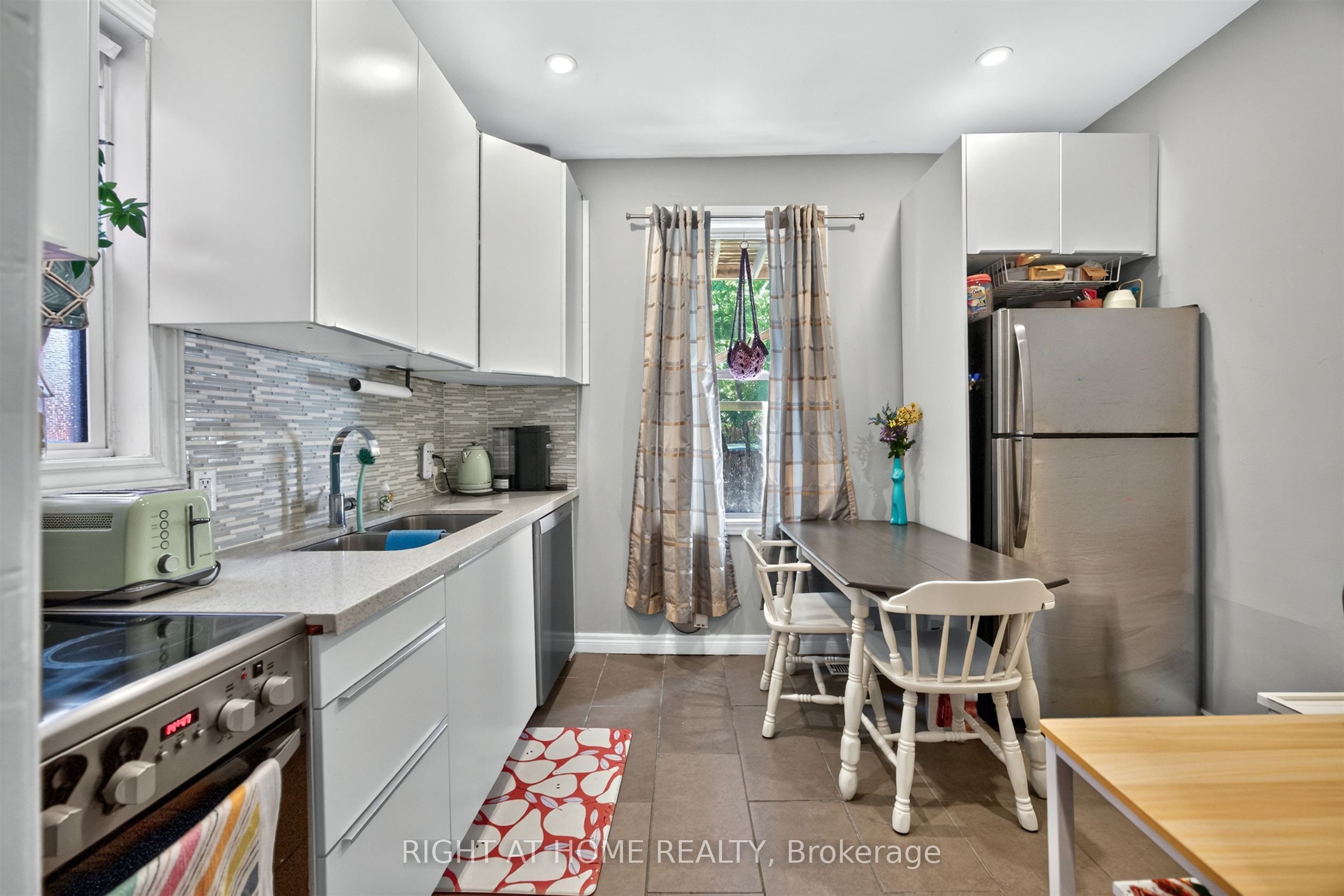24 Locke Street S 1 Property Photo 13