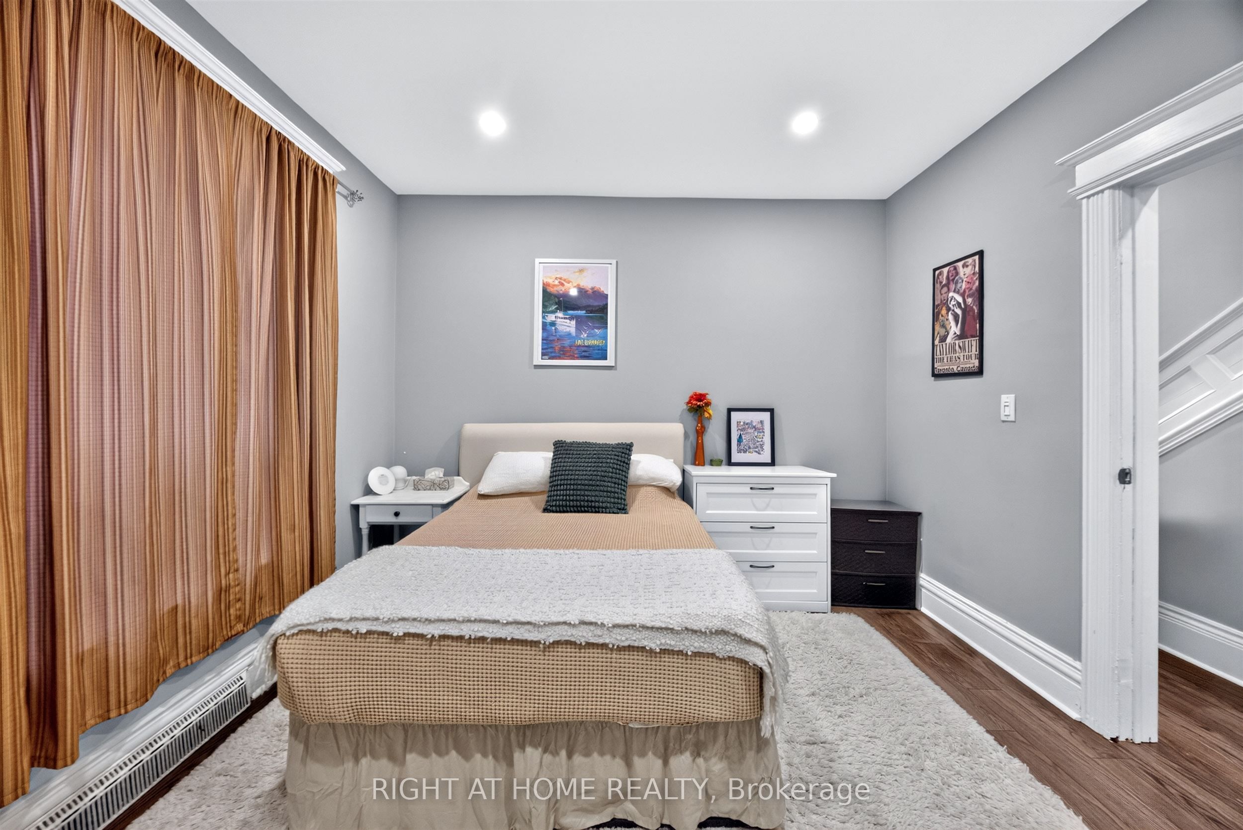 24 Locke Street S 1 Property Photo 18