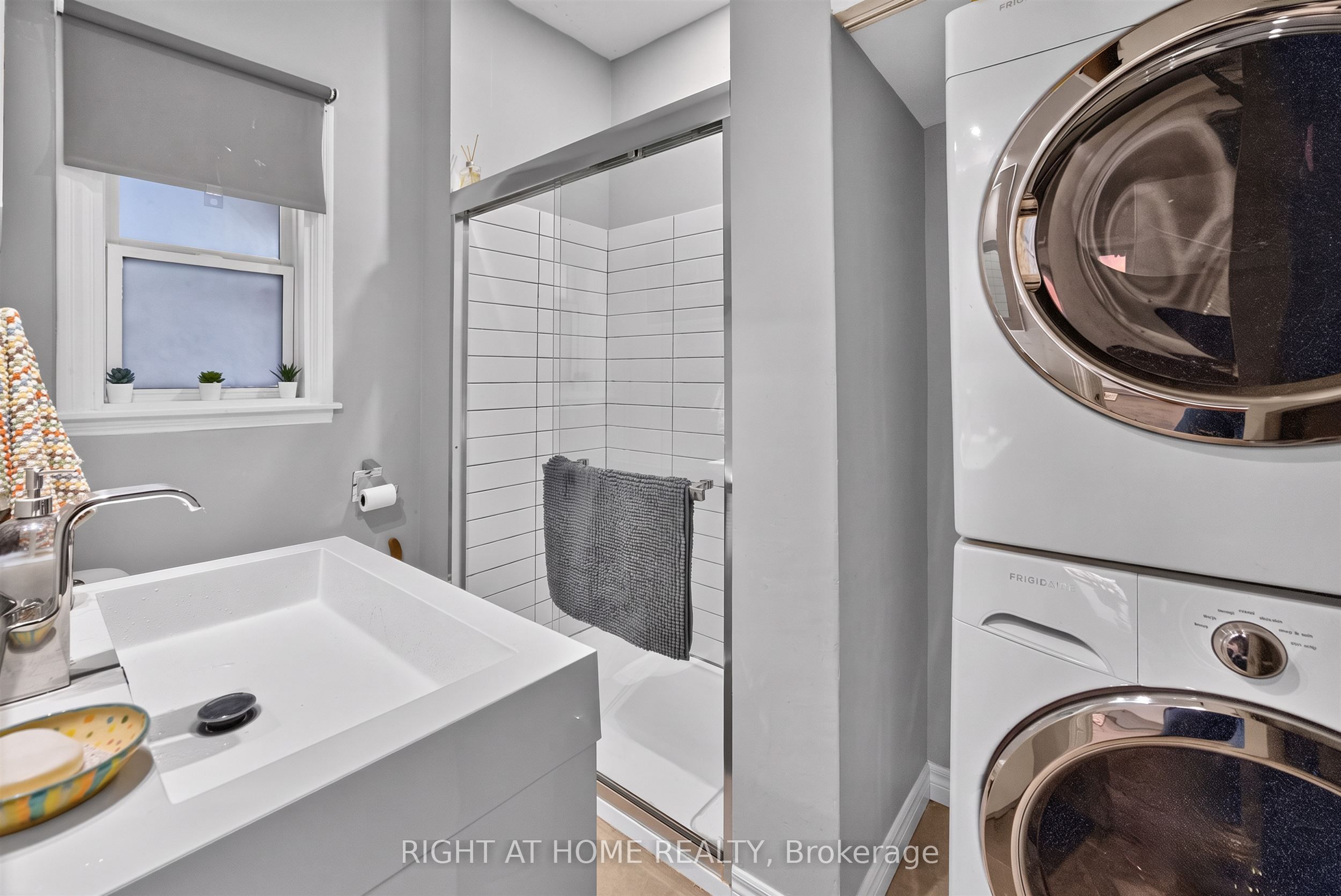 24 Locke Street S 1 Property Photo 19