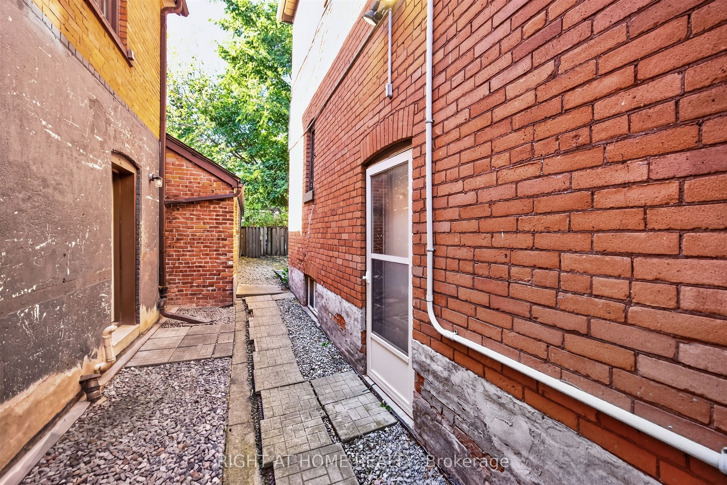24 Locke Street S 1 Property Photo 23