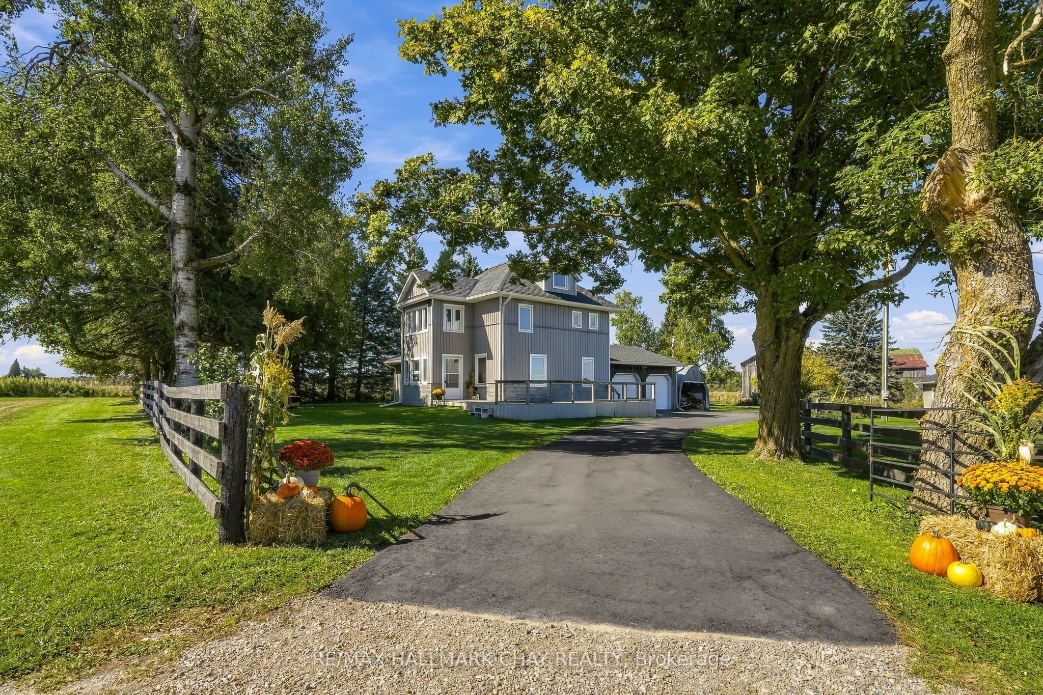 665221 20 Sideroad Property Photo 1
