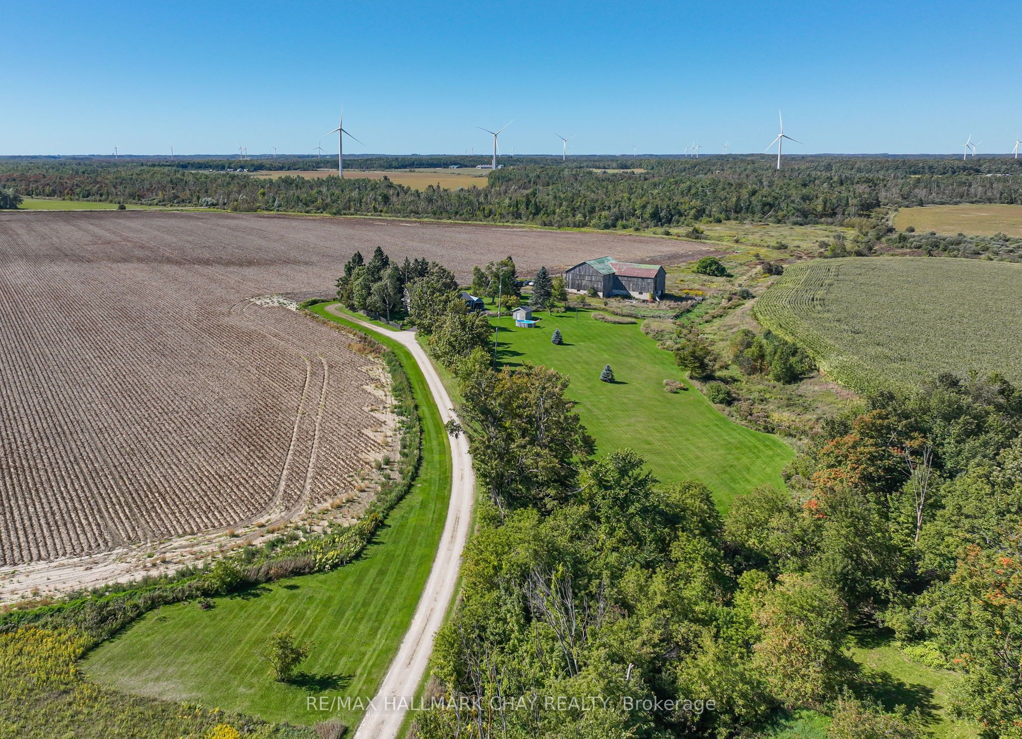 665221 20 Sideroad Property Photo 2