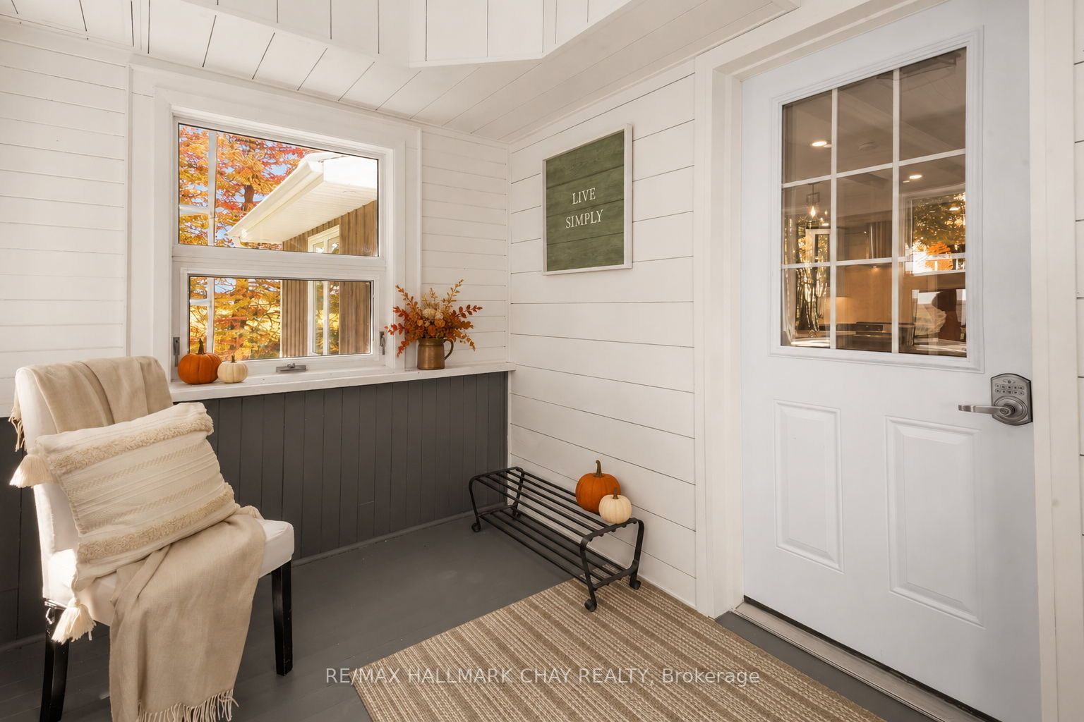 665221 20 Sideroad Property Photo 6