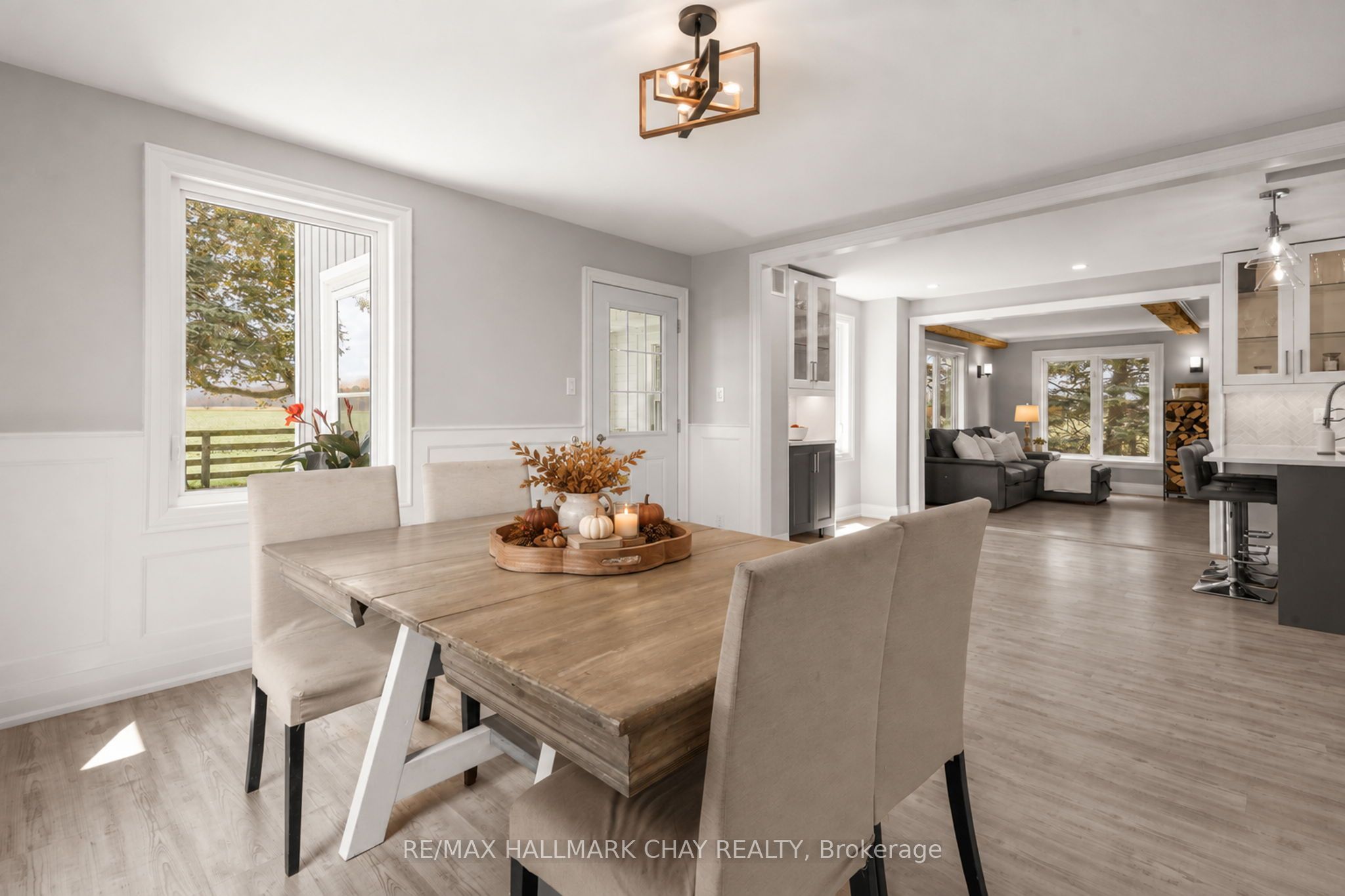 665221 20 Sideroad Property Photo 8