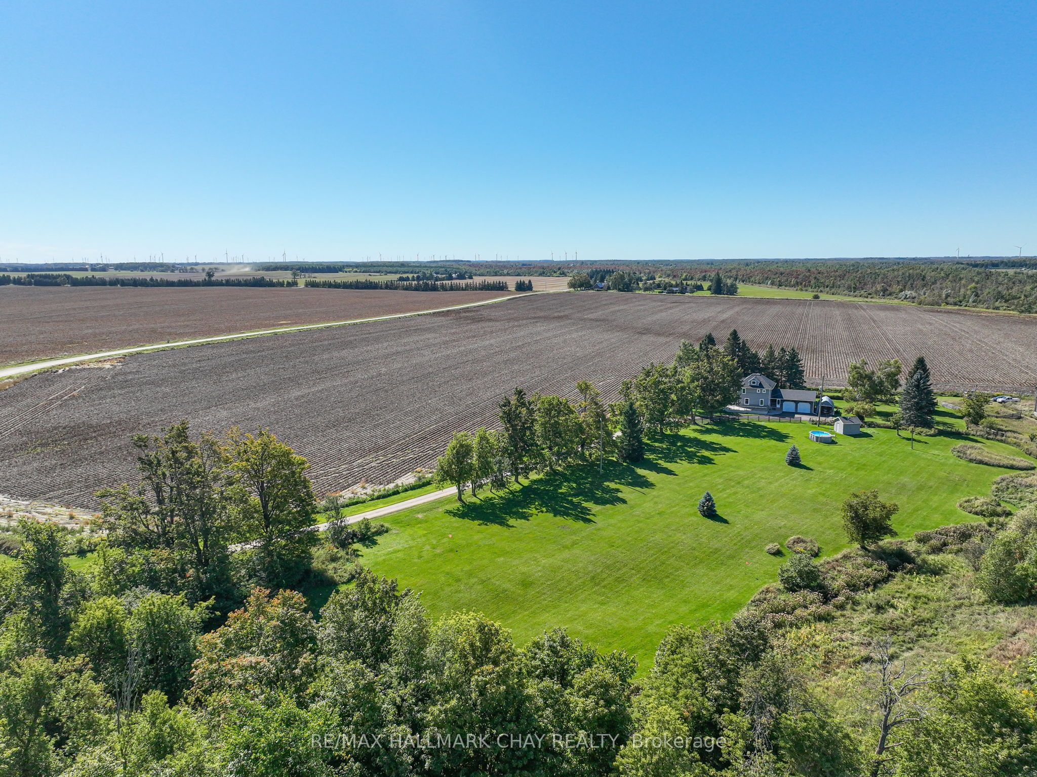 665221 20 Sideroad Property Photo 45