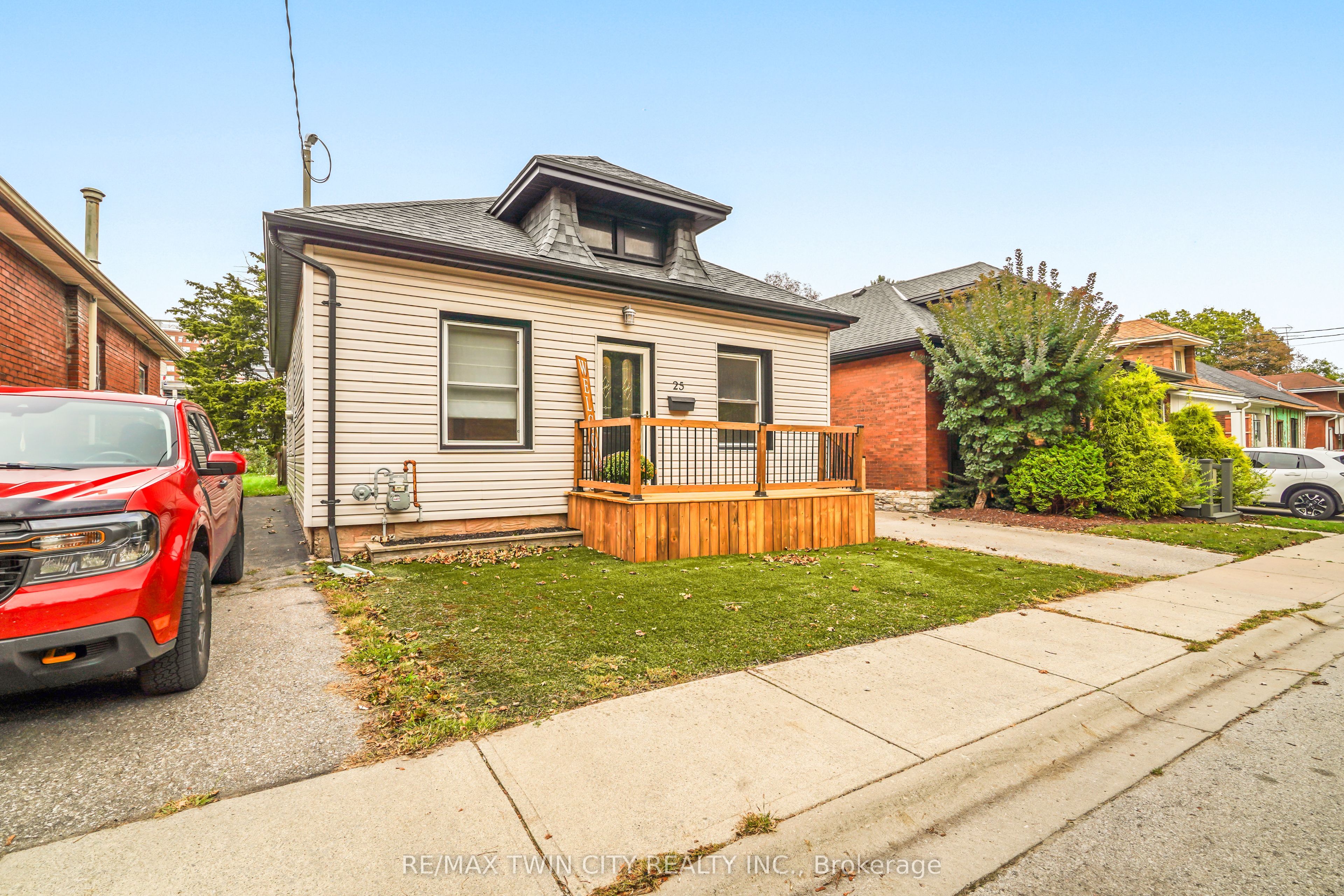 25 Alonzo Street Property Photo 2