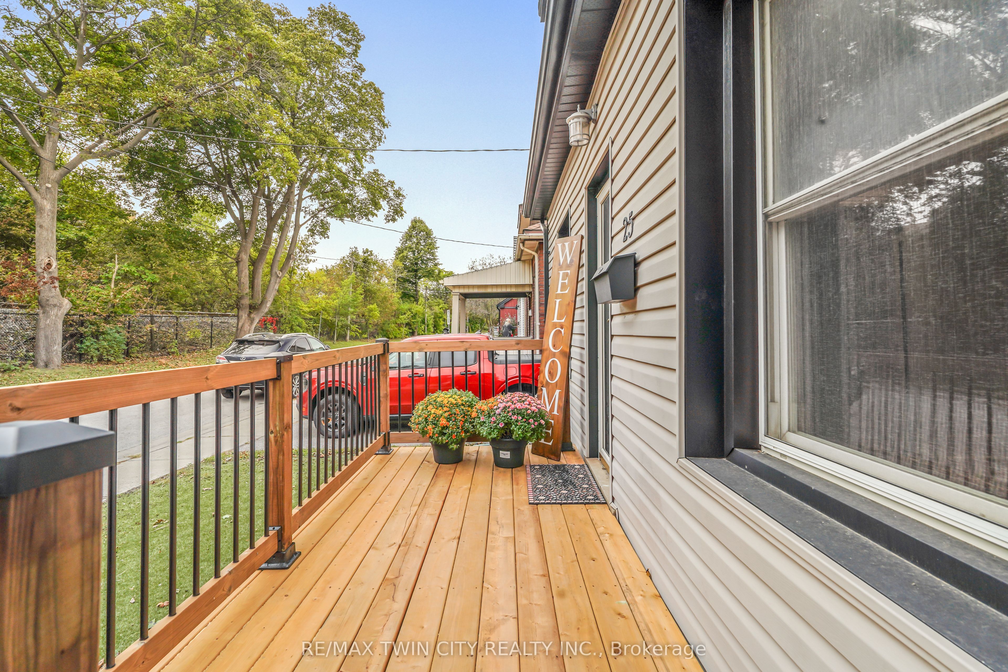 25 Alonzo Street Property Photo 4