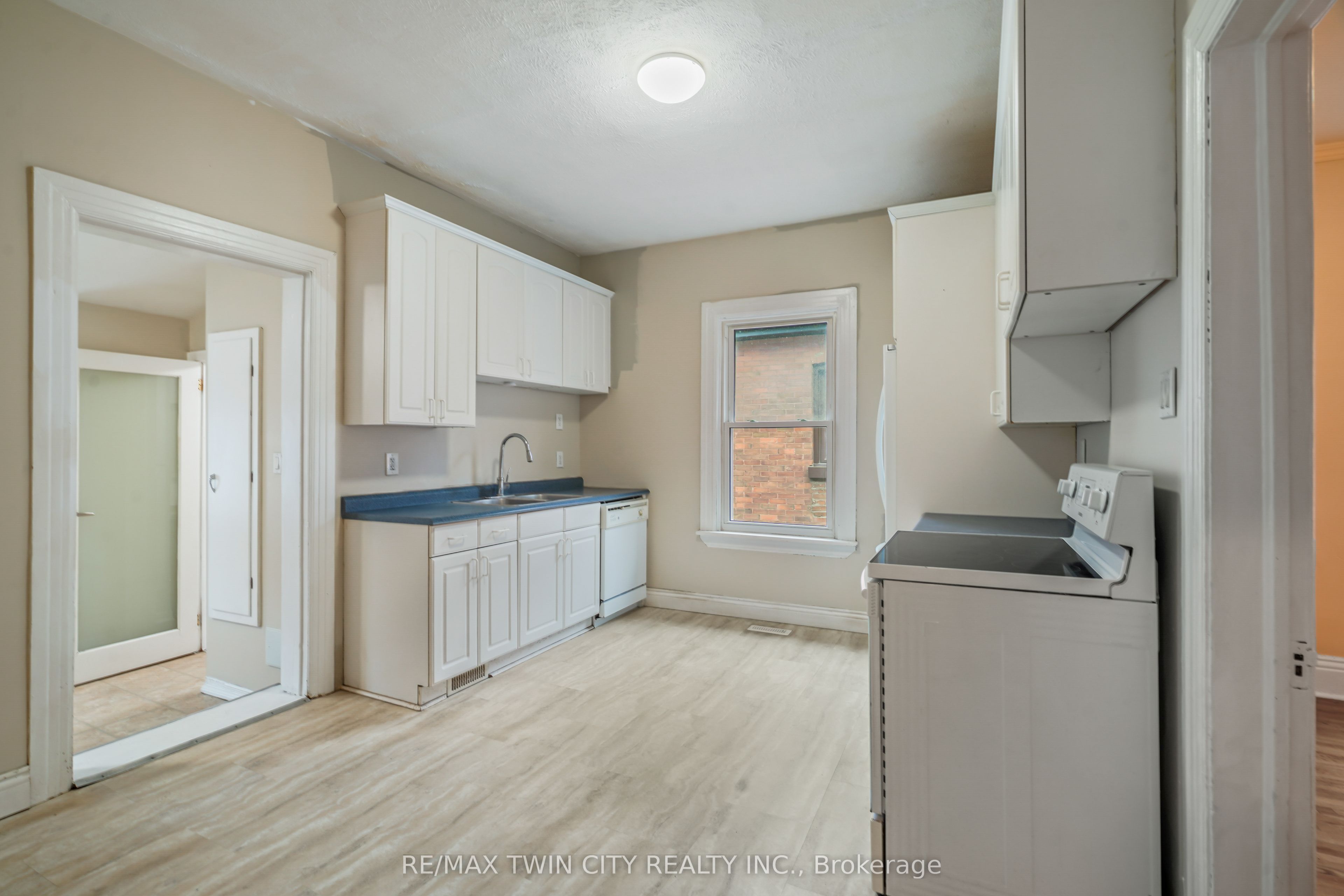 25 Alonzo Street Property Photo 23