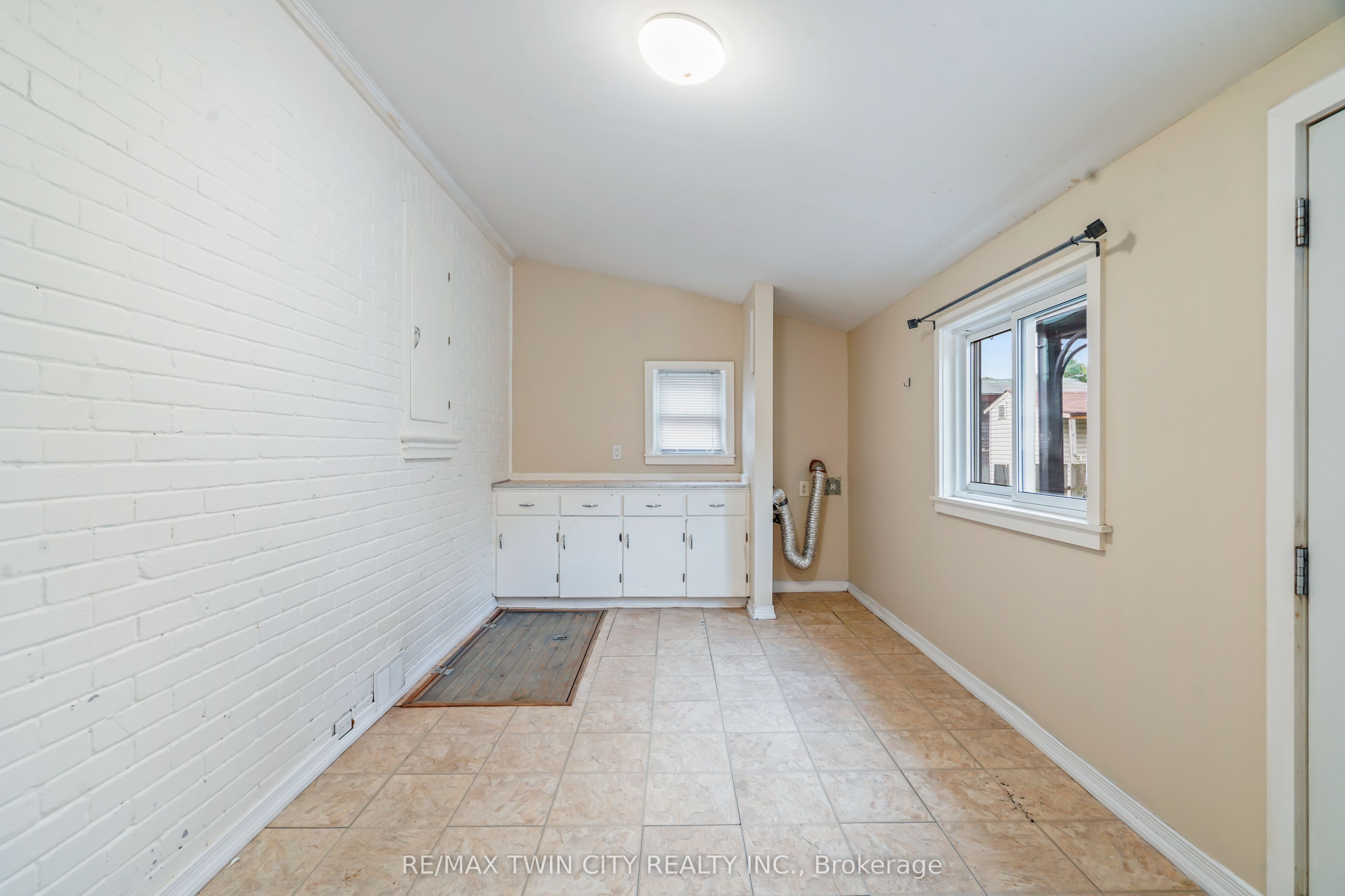 25 Alonzo Street Property Photo 32