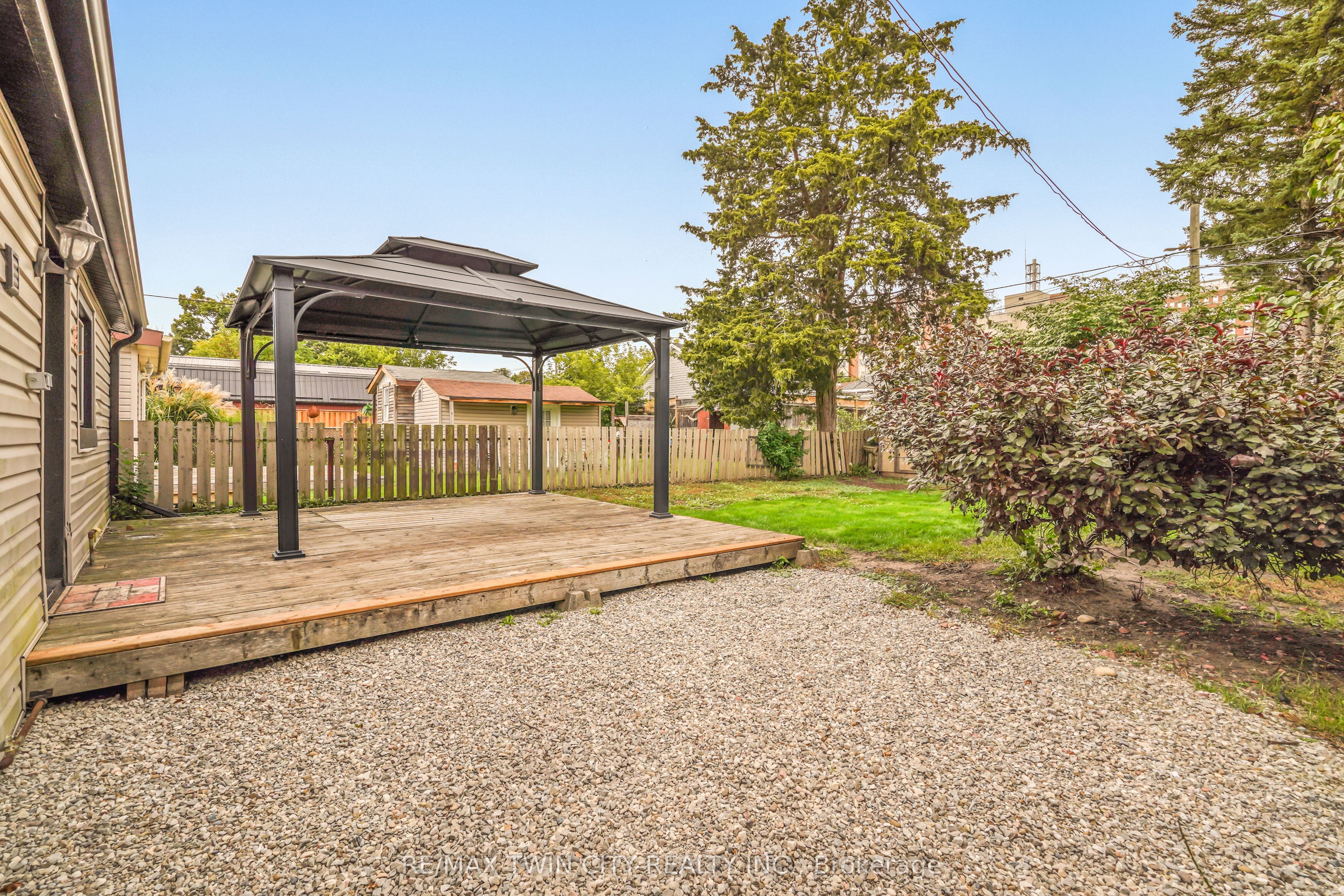 25 Alonzo Street Property Photo 33