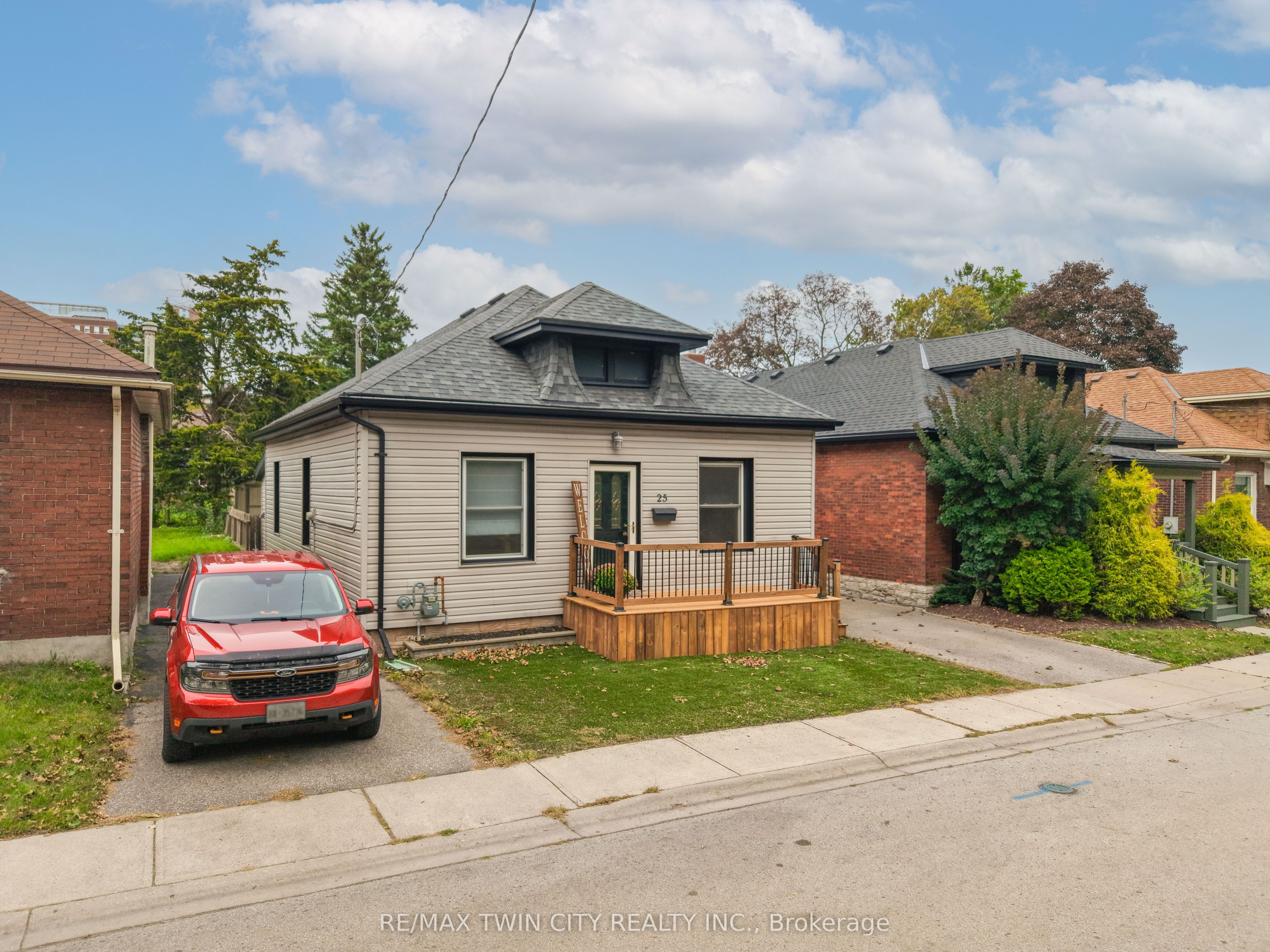 25 Alonzo Street Property Photo 38