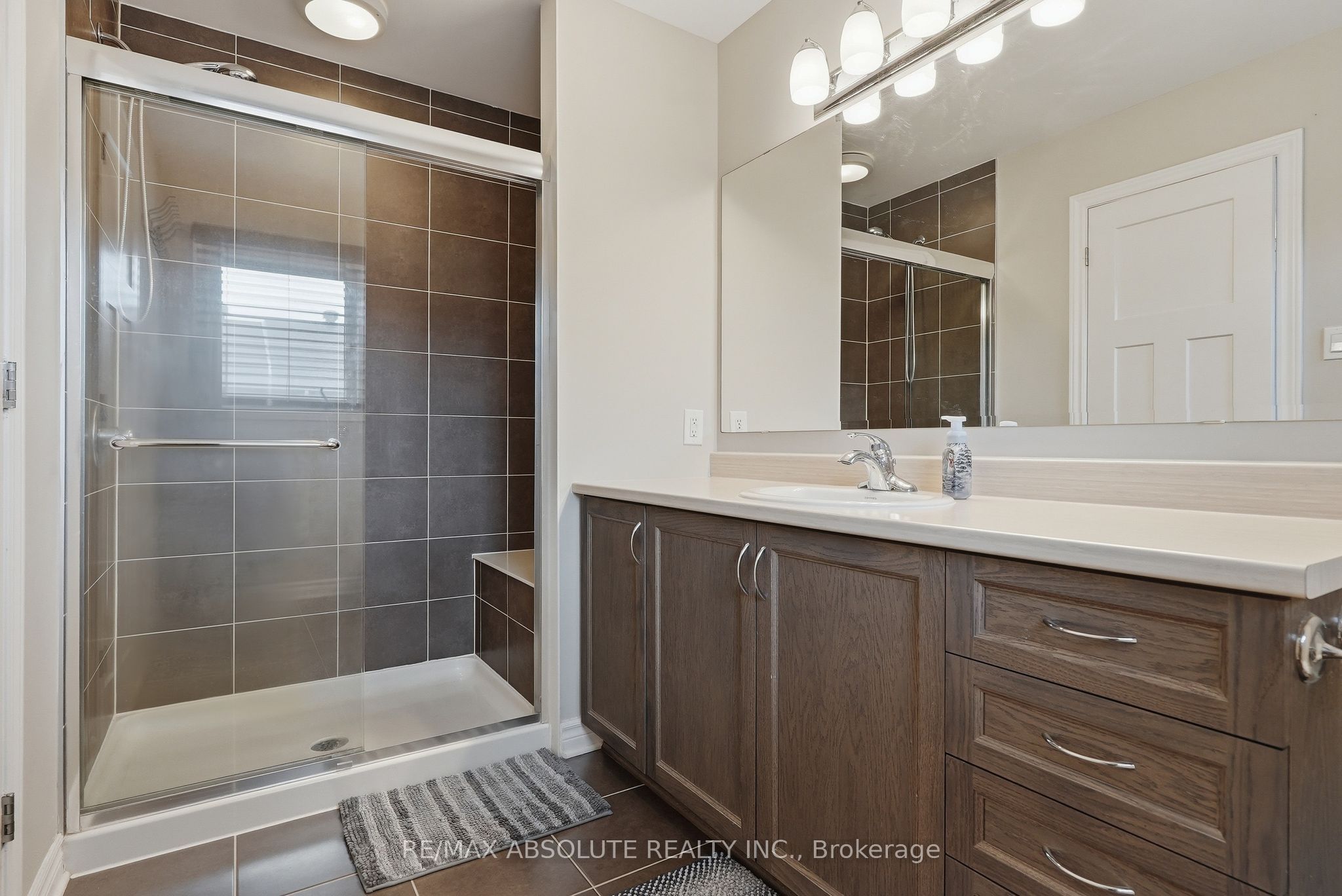 696 Trigoria Crescent Property Photo 17