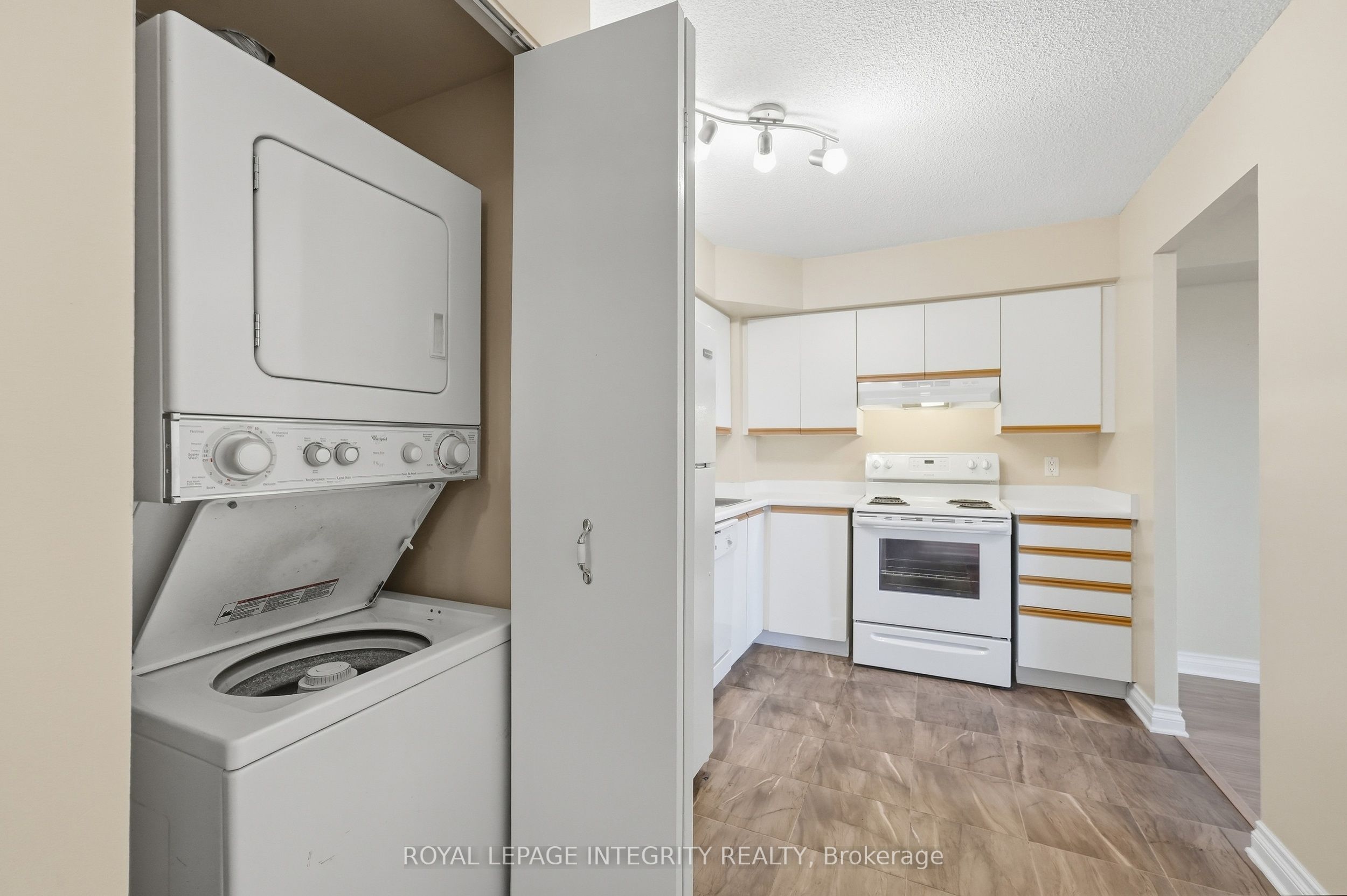 1025 Grenon Avenue 808 Property Photo 10