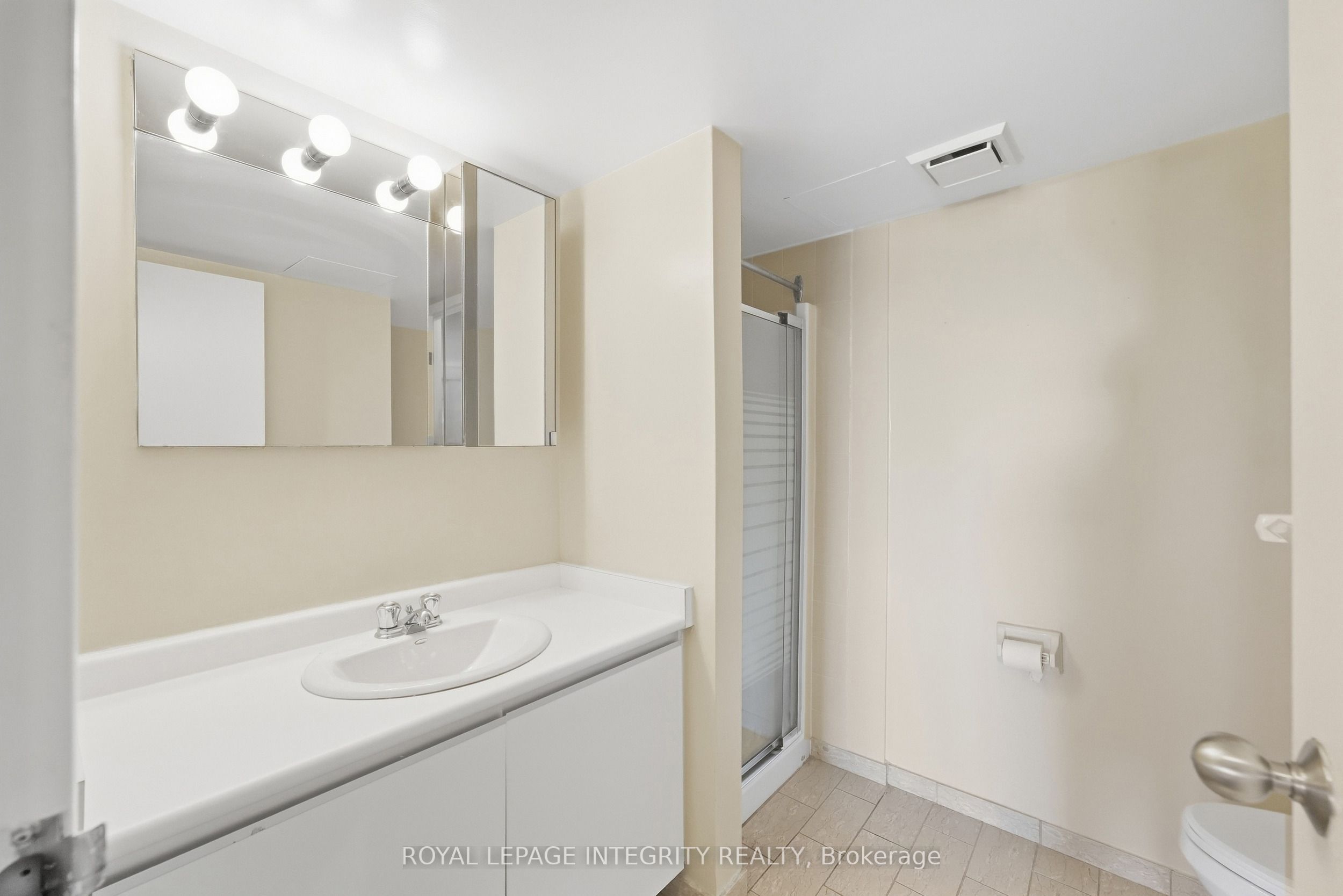 1025 Grenon Avenue 808 Property Photo 20