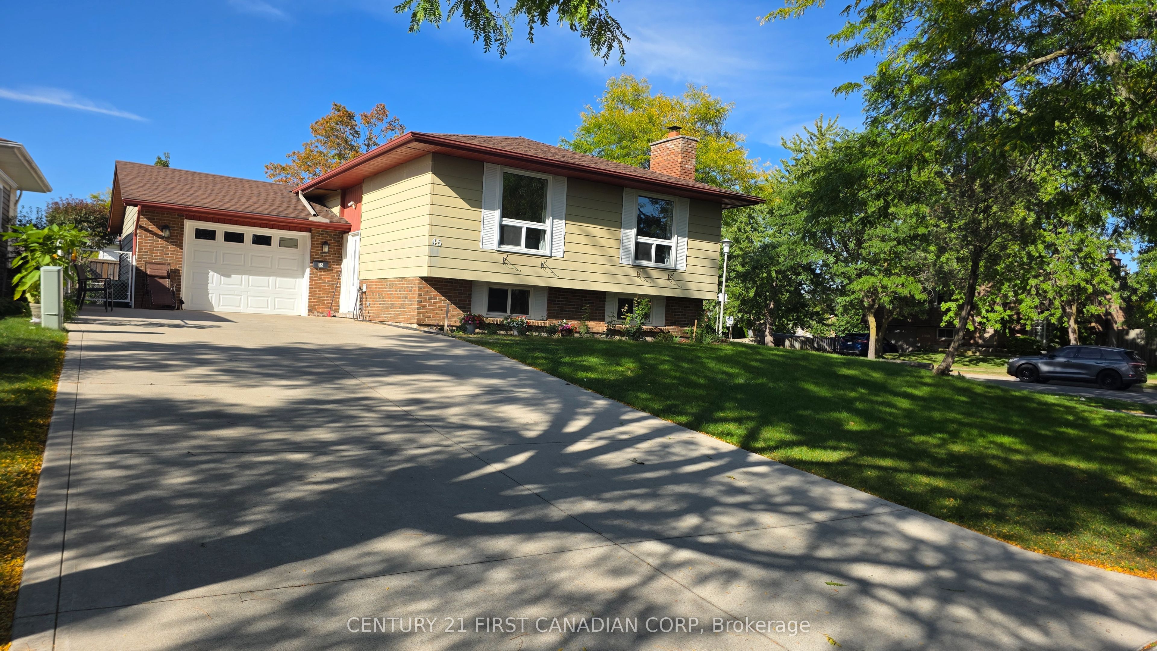 45 Locust Crescent Property Photo 1