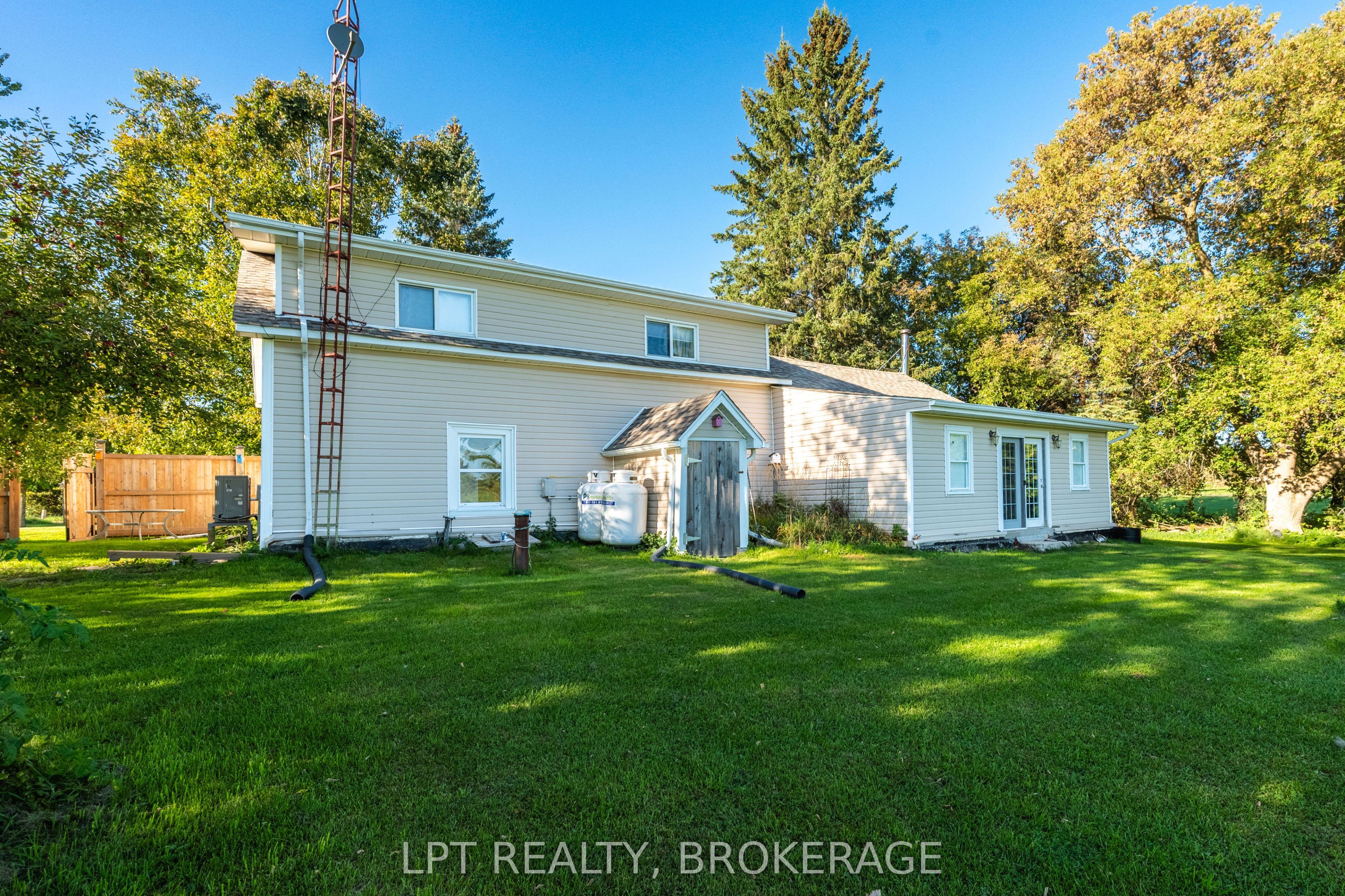 408 Chipmunk Ridge Road Property Photo 8
