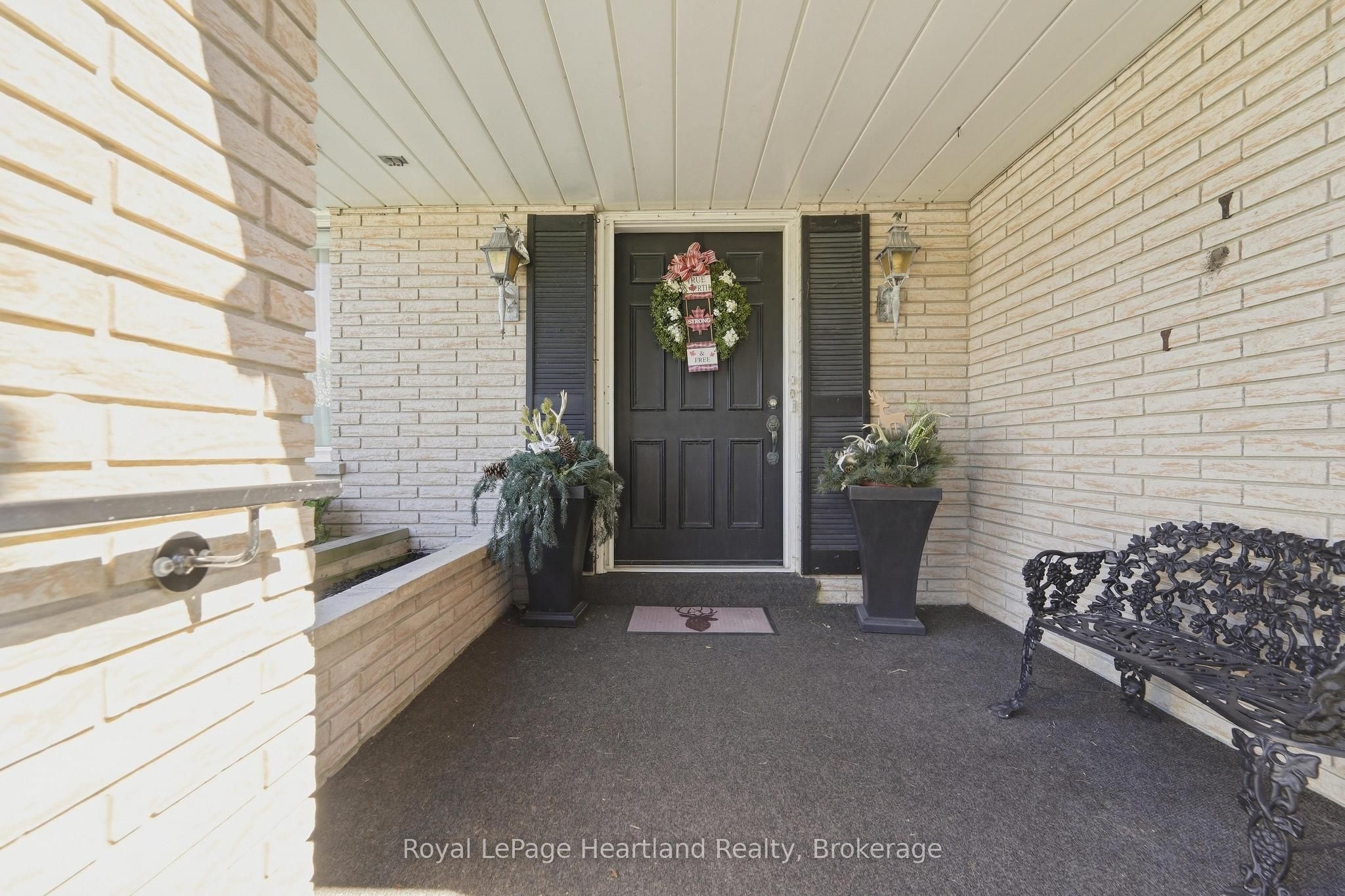 283 Albert Street Property Photo 3