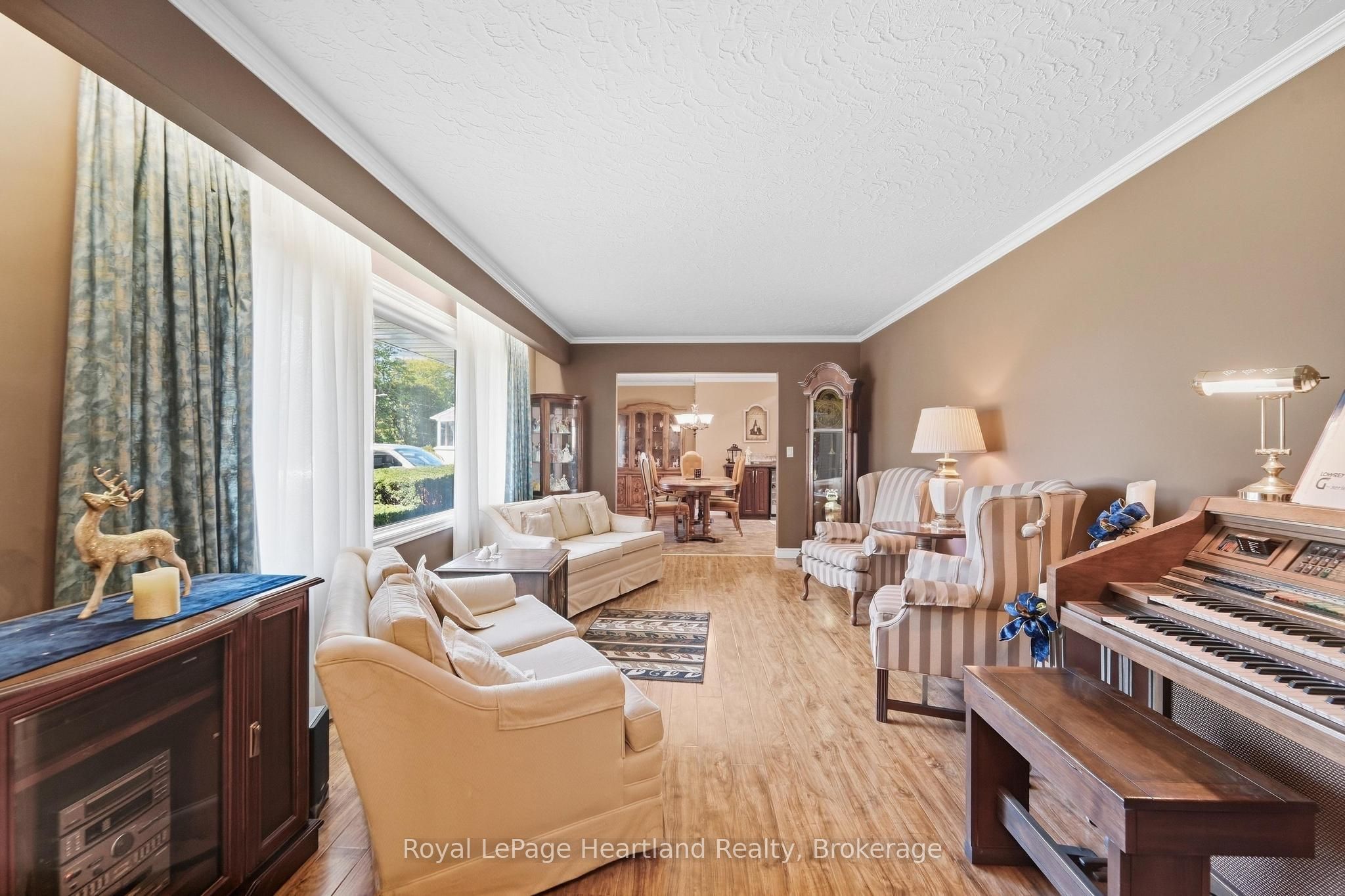 283 Albert Street Property Photo 6