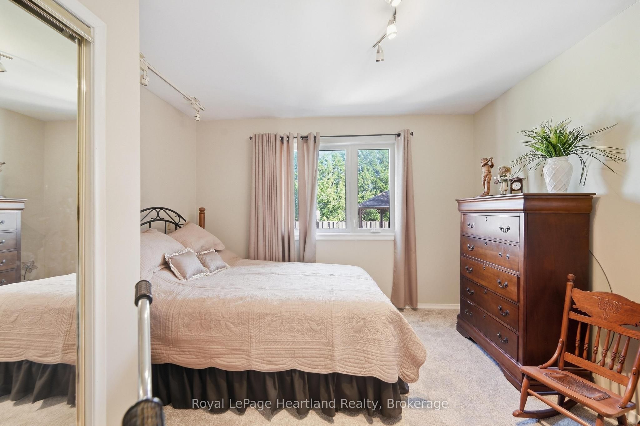 283 Albert Street Property Photo 19