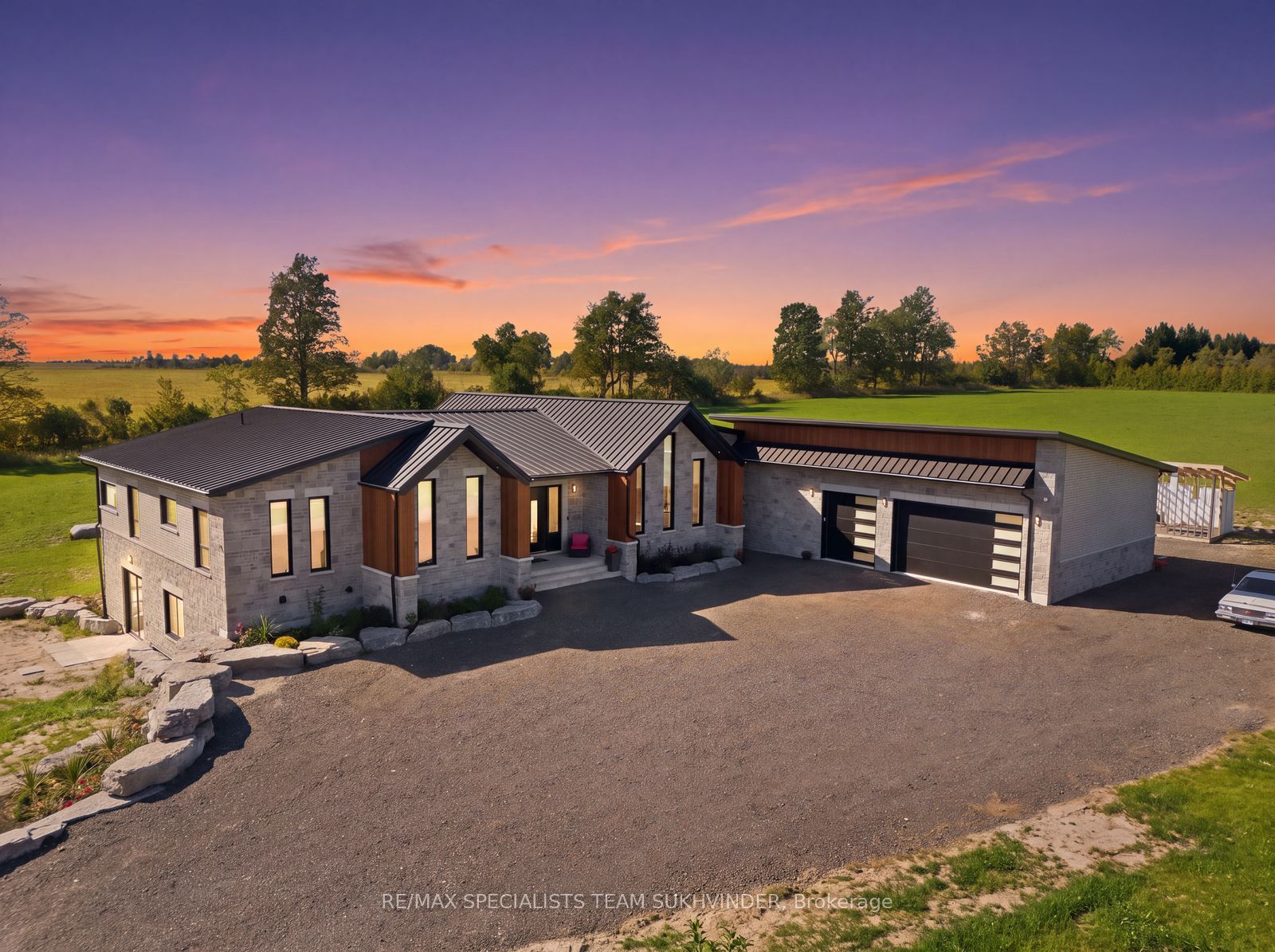 554068 Mono Amaranth Townline Property Photo 1