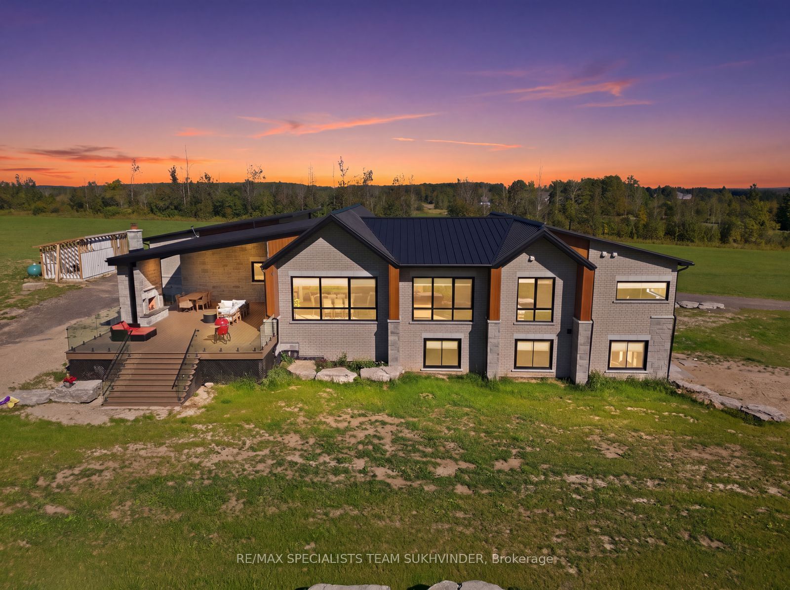 554068 Mono Amaranth Townline Property Photo 2