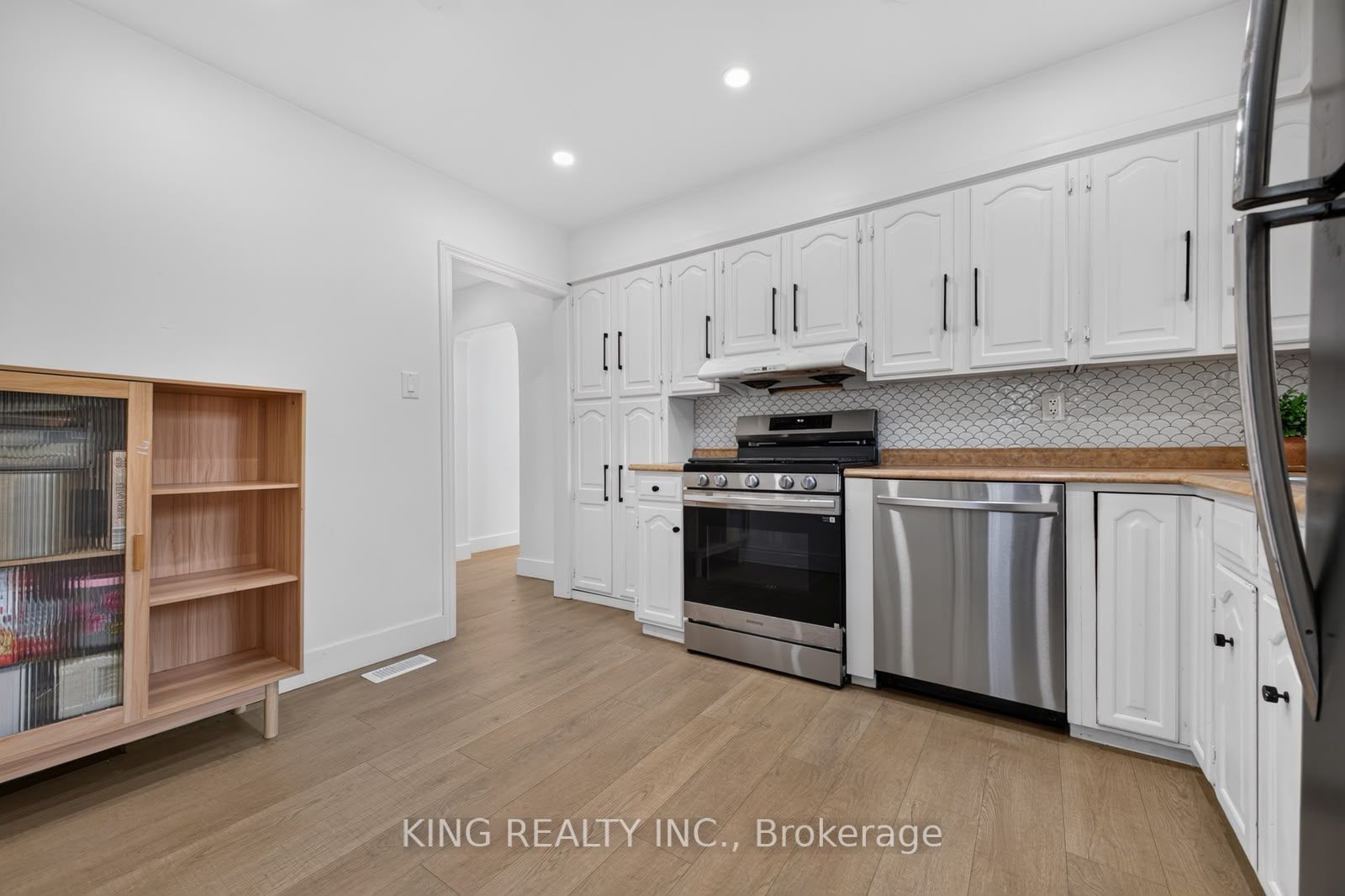 35 Hewko Street Property Photo 29
