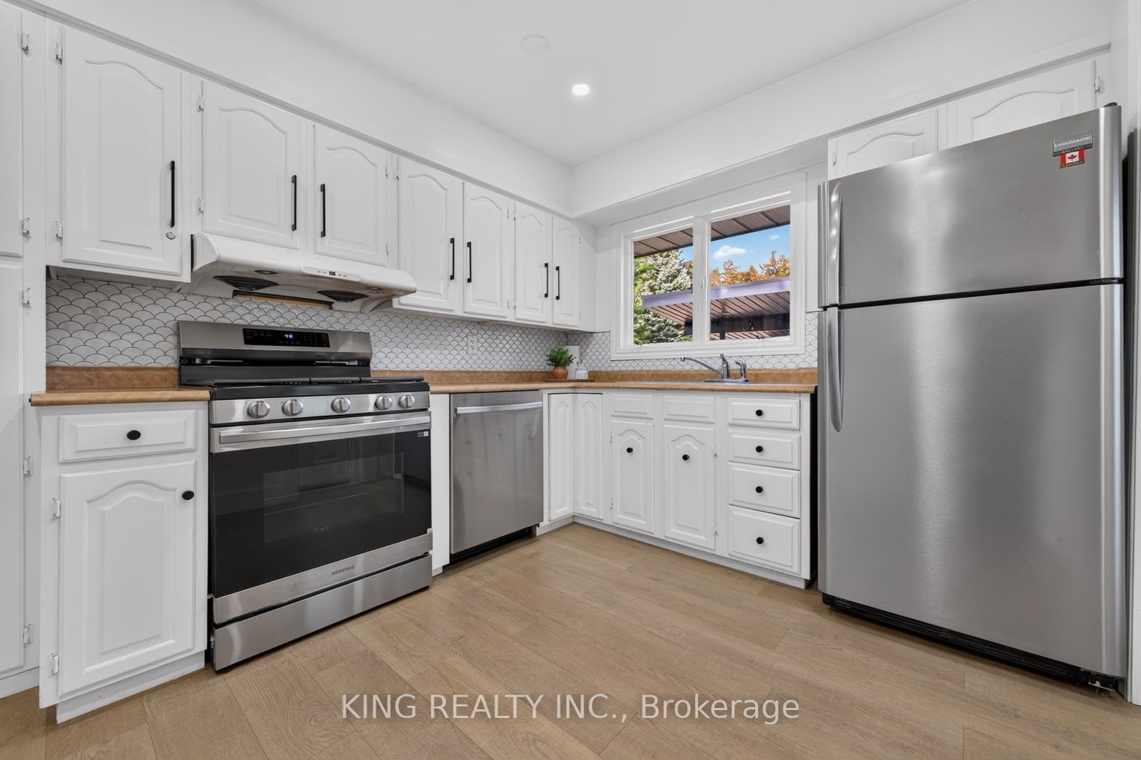 35 Hewko Street Property Photo 30