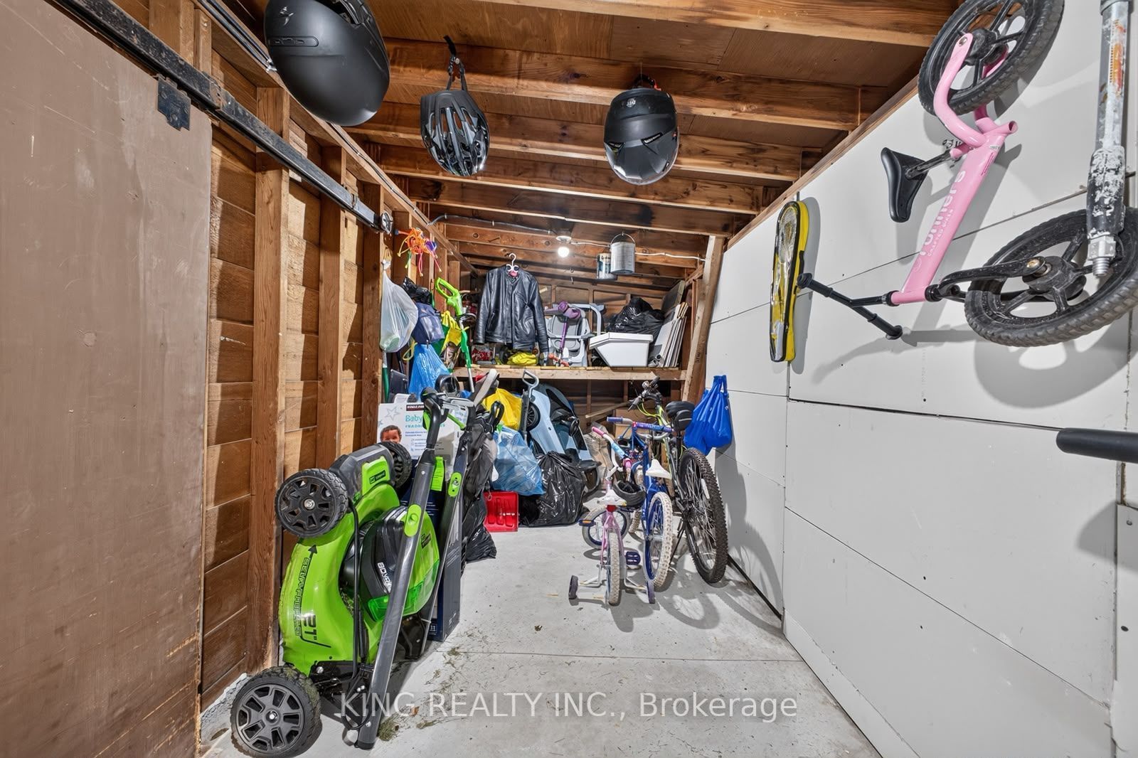 35 Hewko Street Property Photo 48
