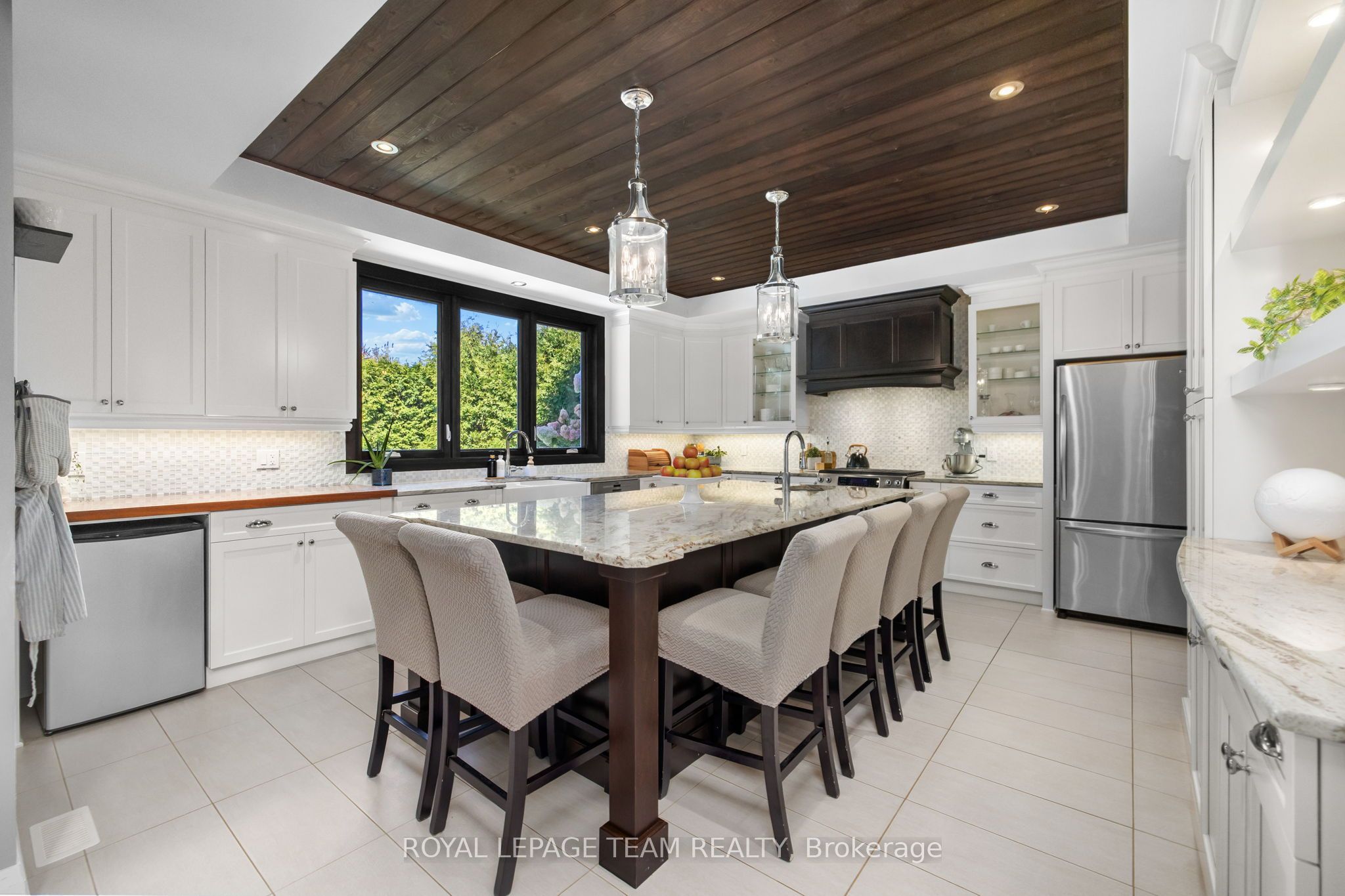 60 De La Rive Drive Property Photo 12