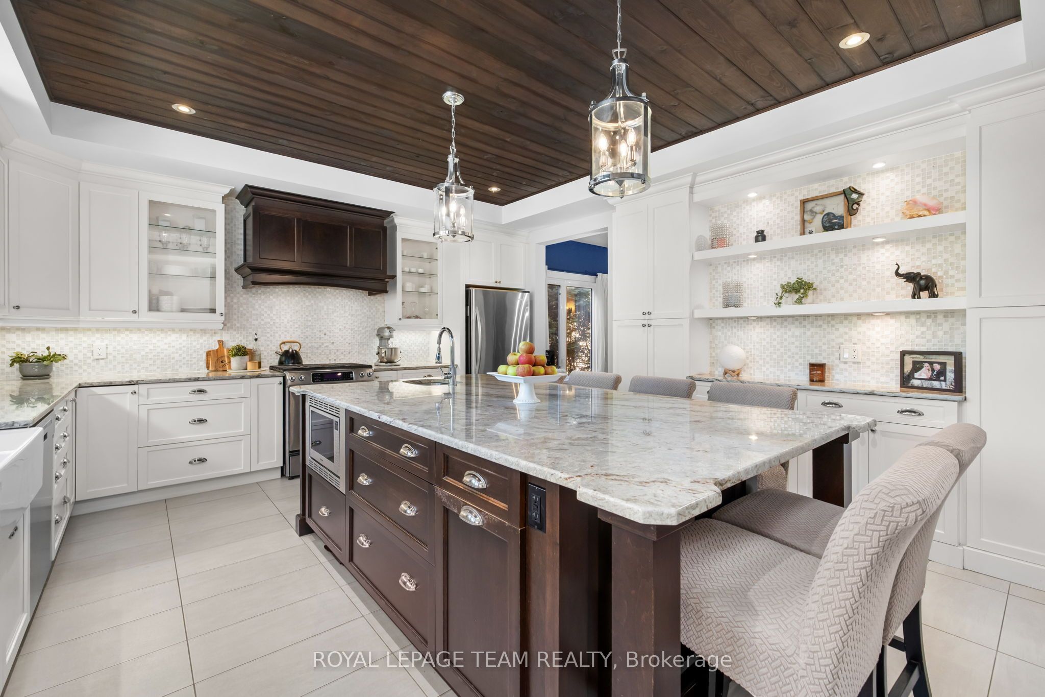 60 De La Rive Drive Property Photo 14