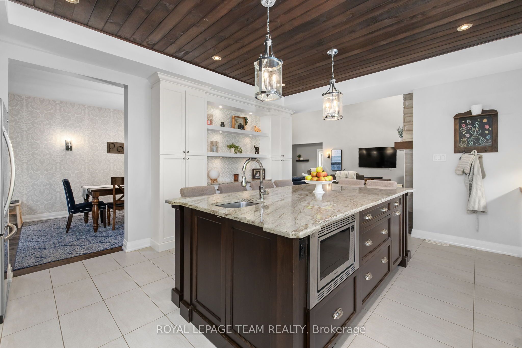 60 De La Rive Drive Property Photo 15