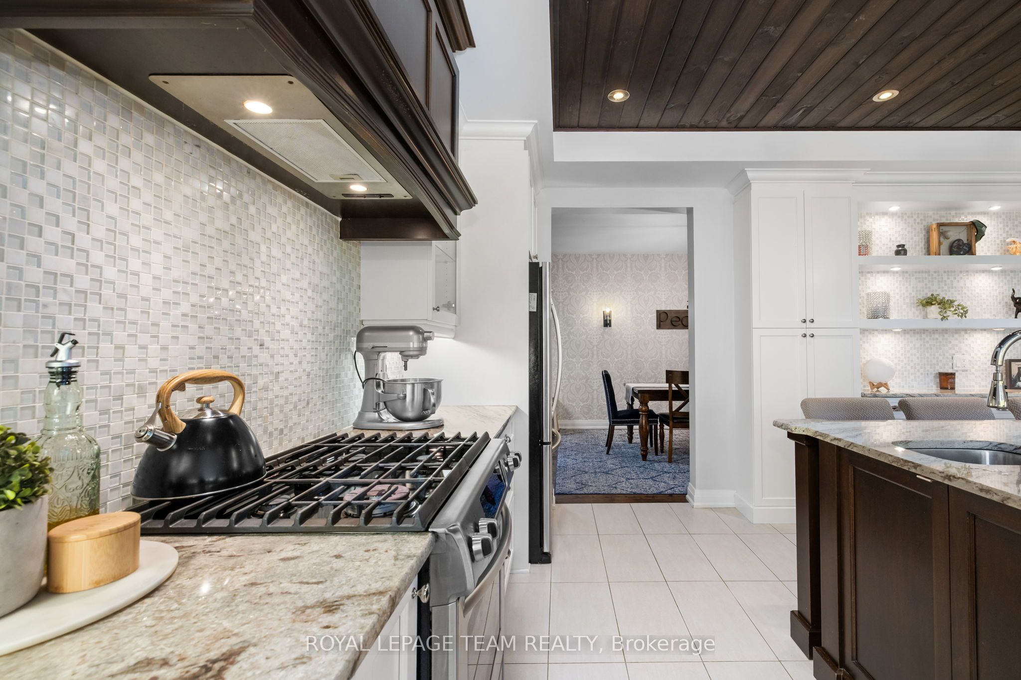 60 De La Rive Drive Property Photo 16