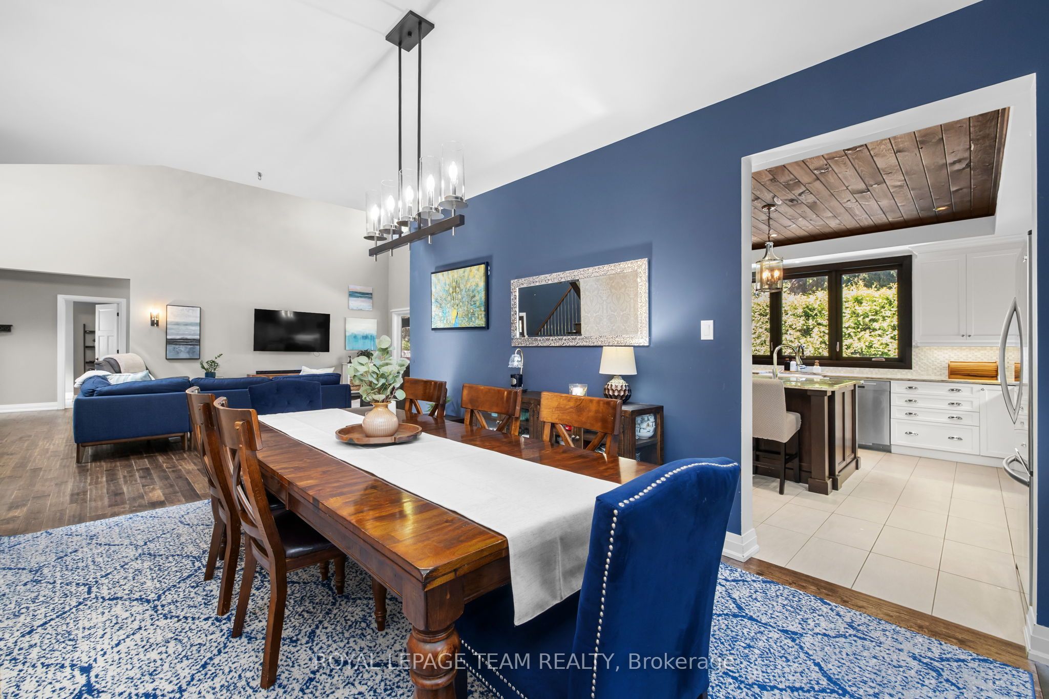 60 De La Rive Drive Property Photo 17