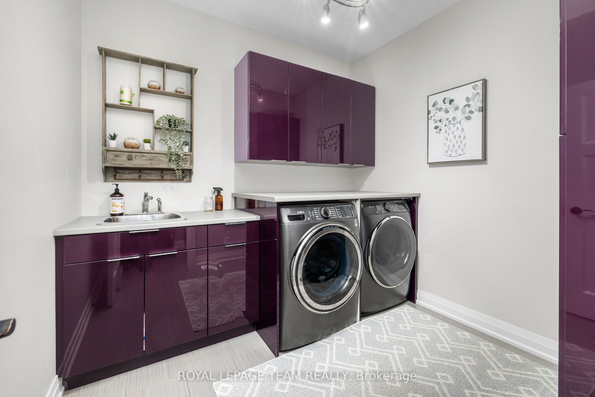 60 De La Rive Drive Property Photo 22