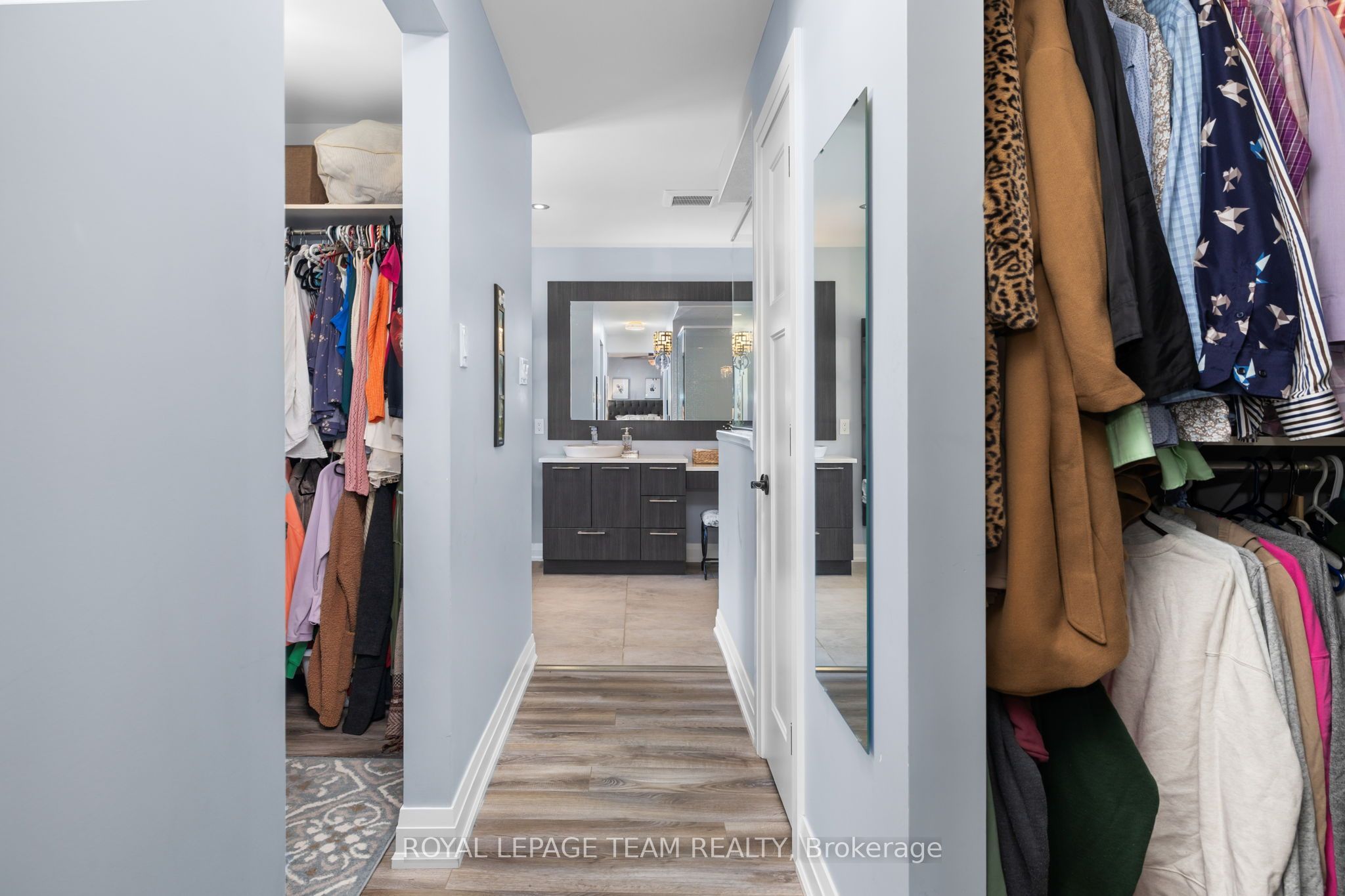 60 De La Rive Drive Property Photo 26