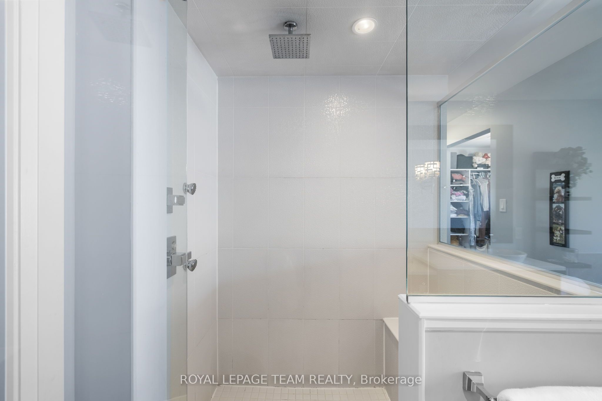 60 De La Rive Drive Property Photo 30