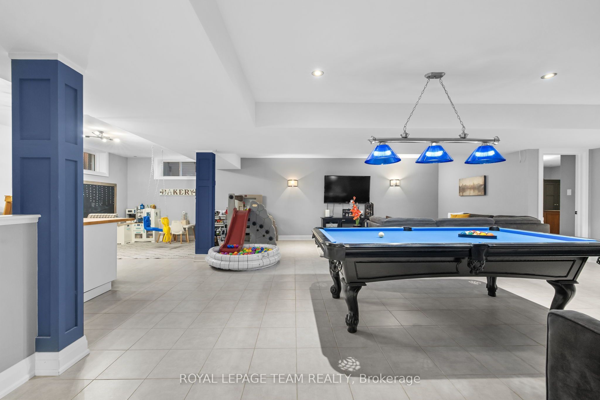 60 De La Rive Drive Property Photo 32