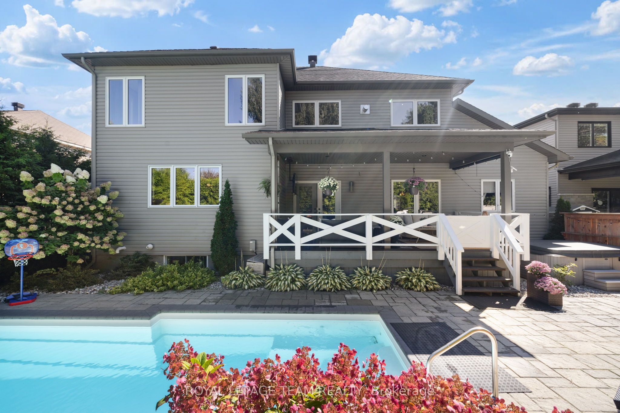 60 De La Rive Drive Property Photo 40