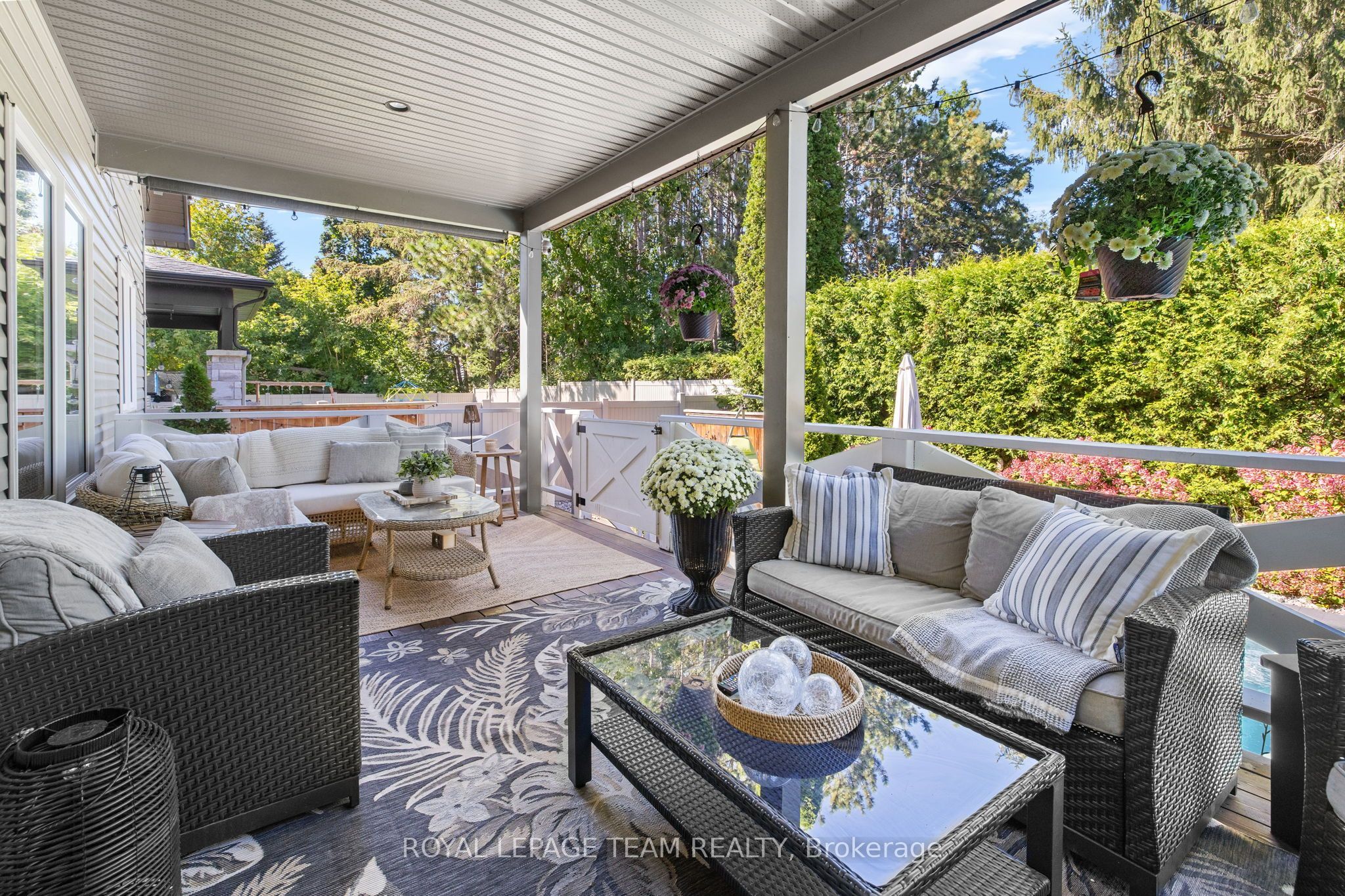 60 De La Rive Drive Property Photo 41