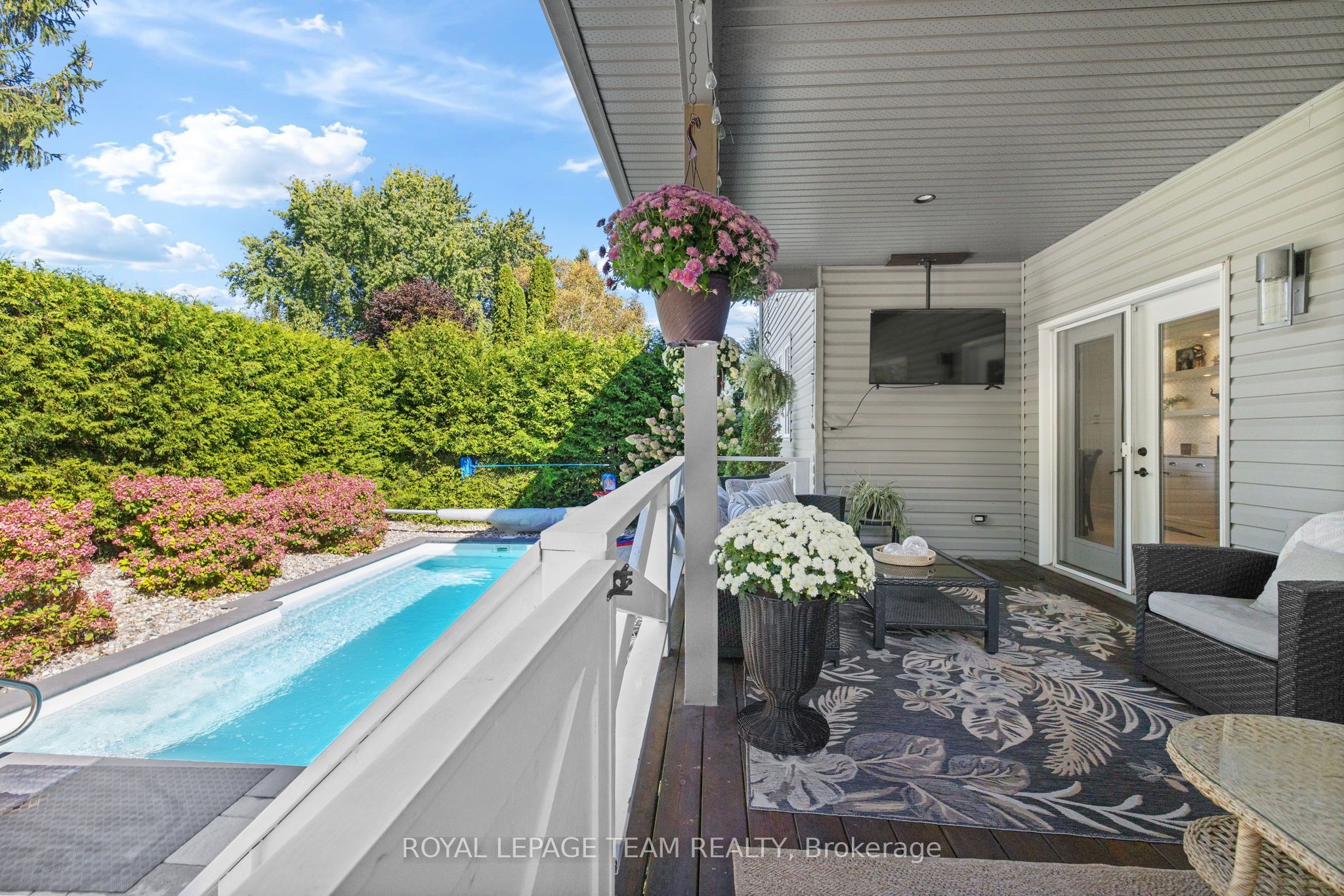 60 De La Rive Drive Property Photo 42