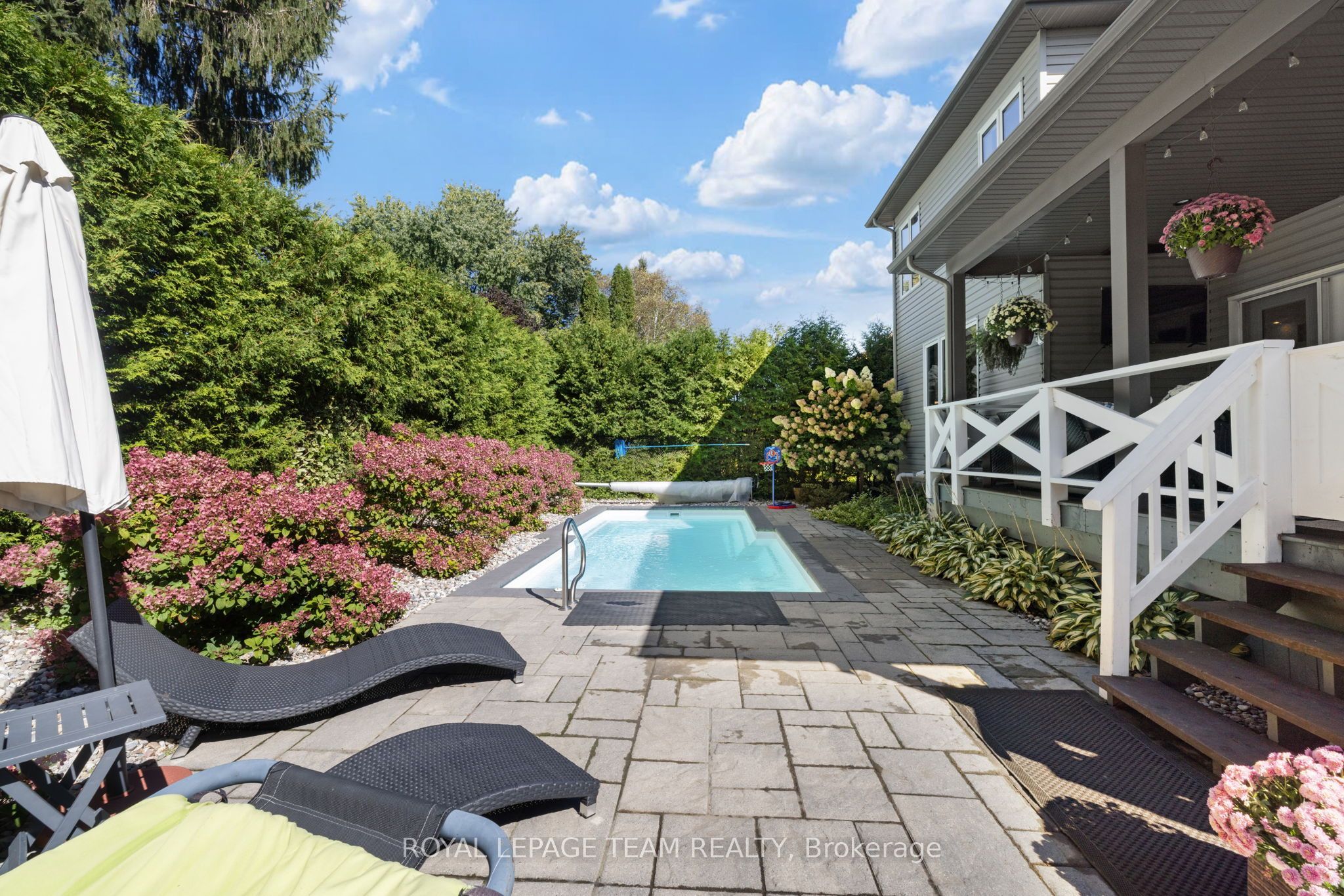 60 De La Rive Drive Property Photo 43