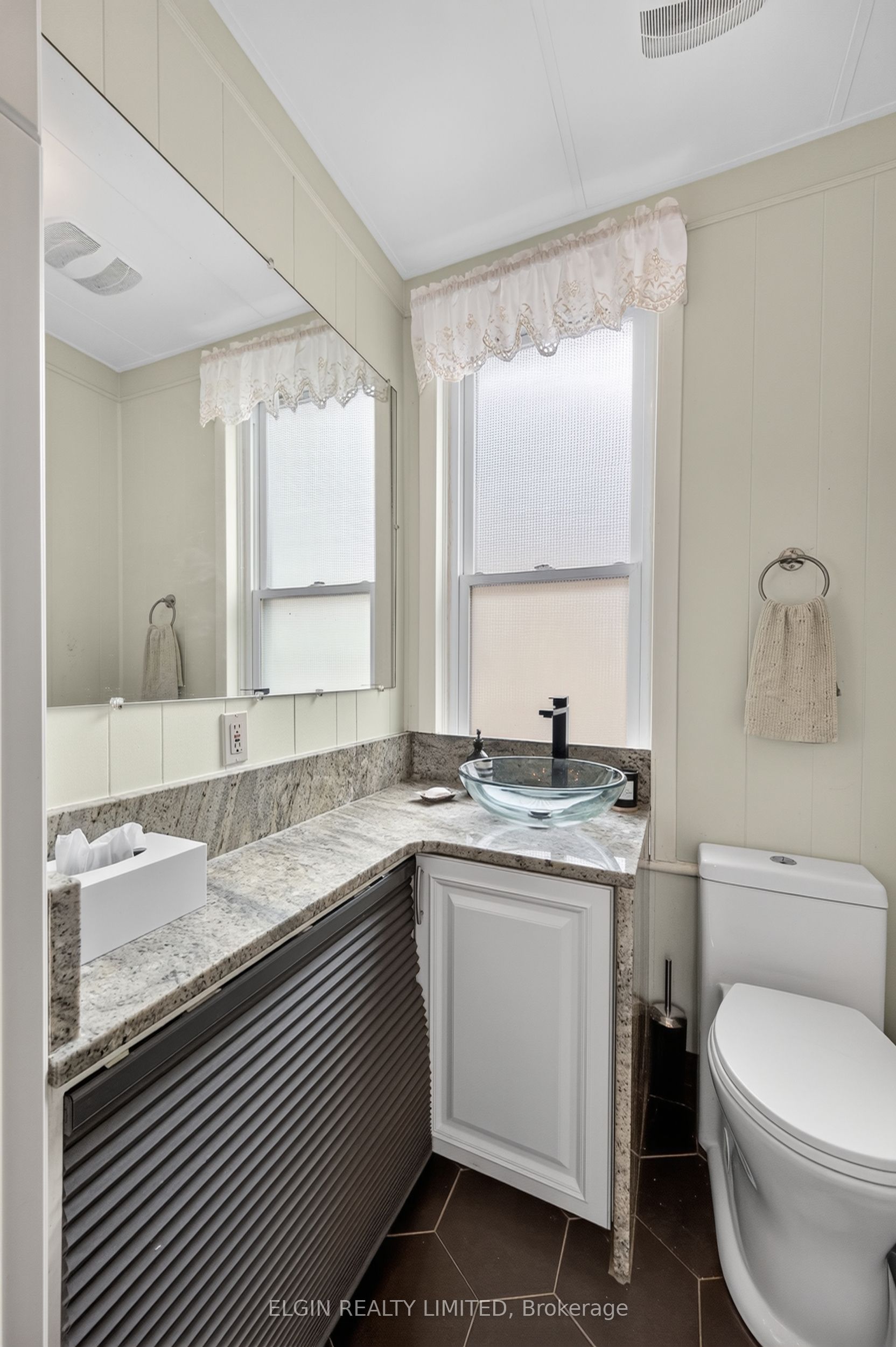 25 Locust Street Property Photo 9