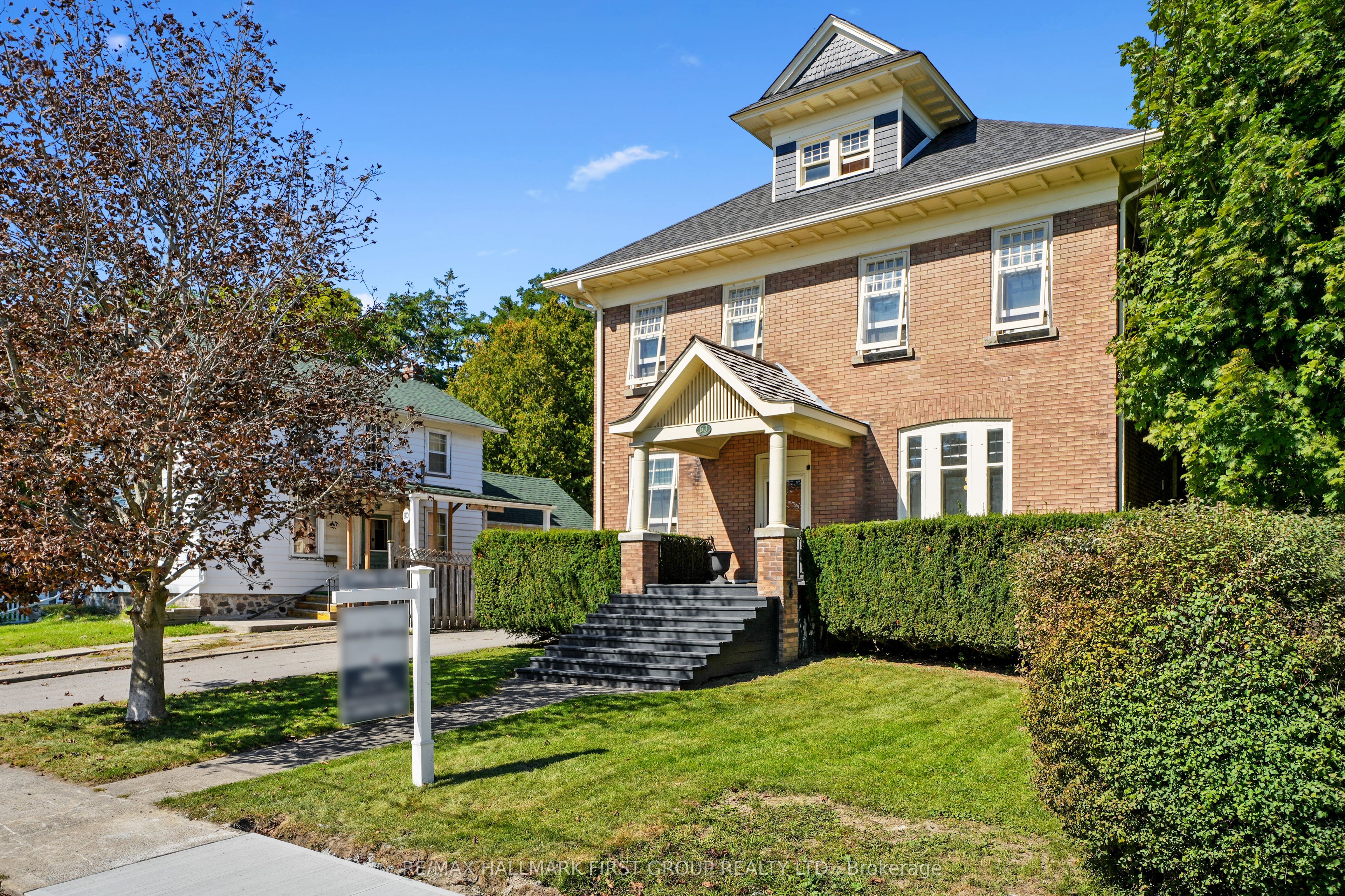 63 King Street E Property Photo 1