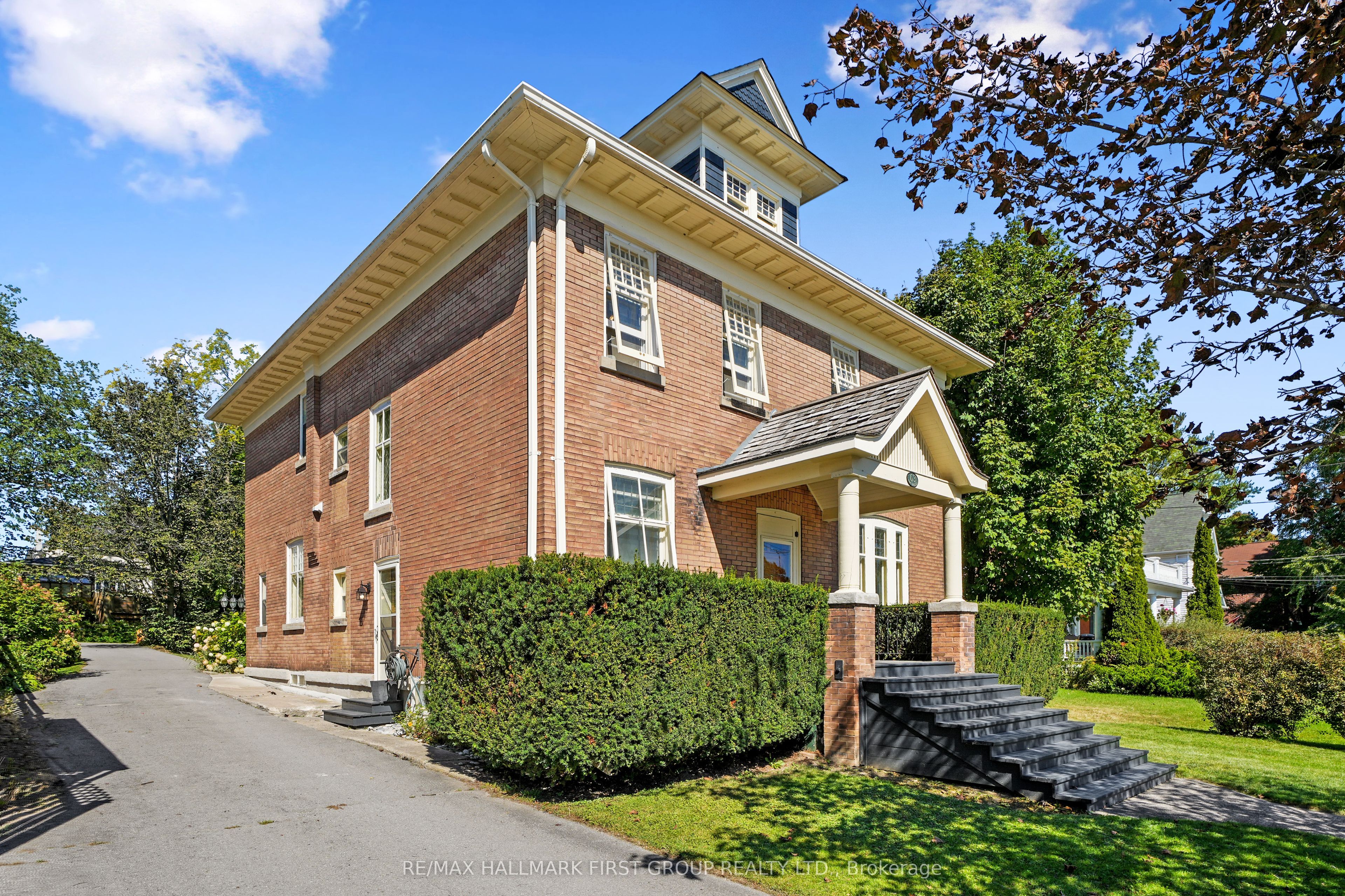 63 King Street E Property Photo 3