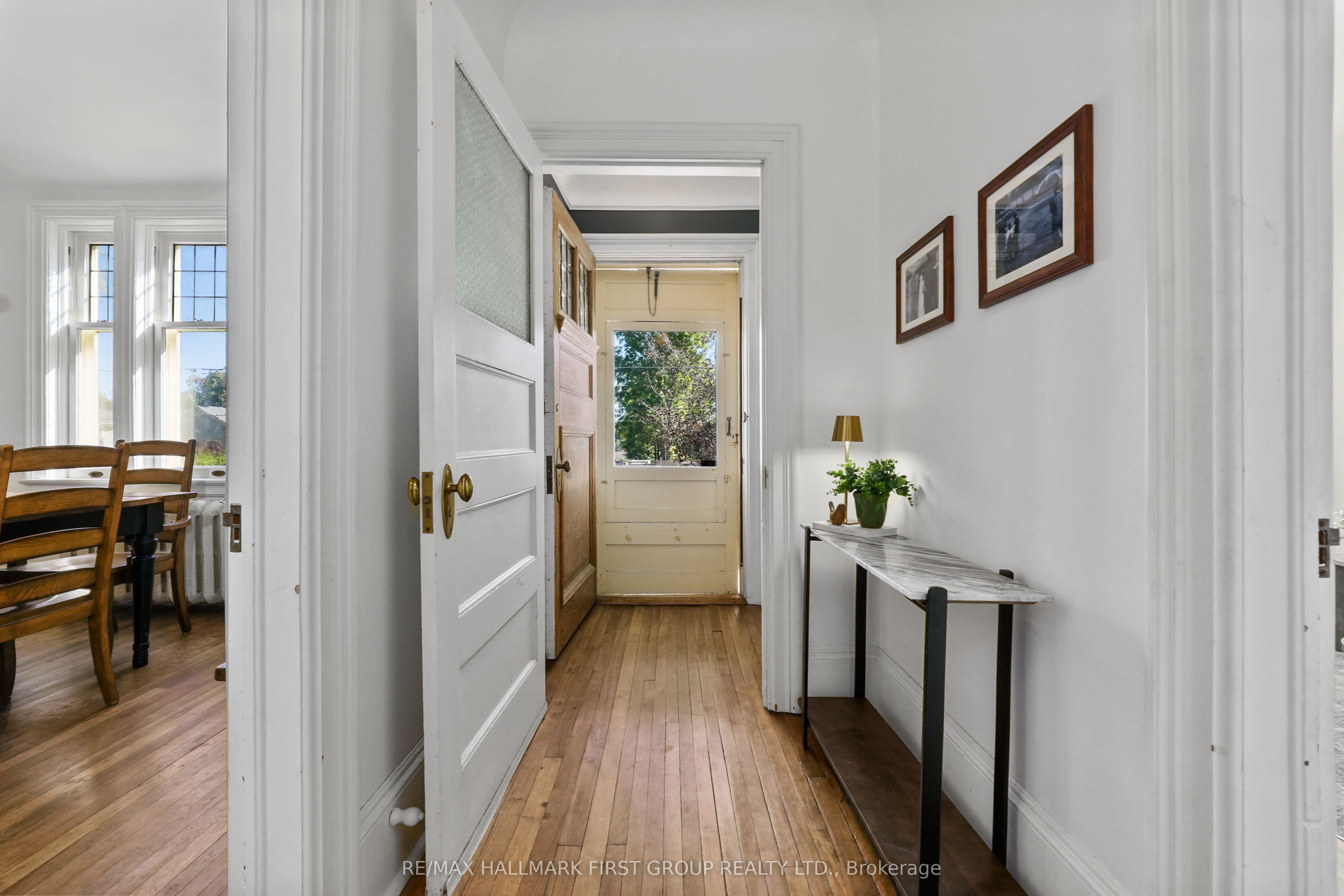 63 King Street E Property Photo 5