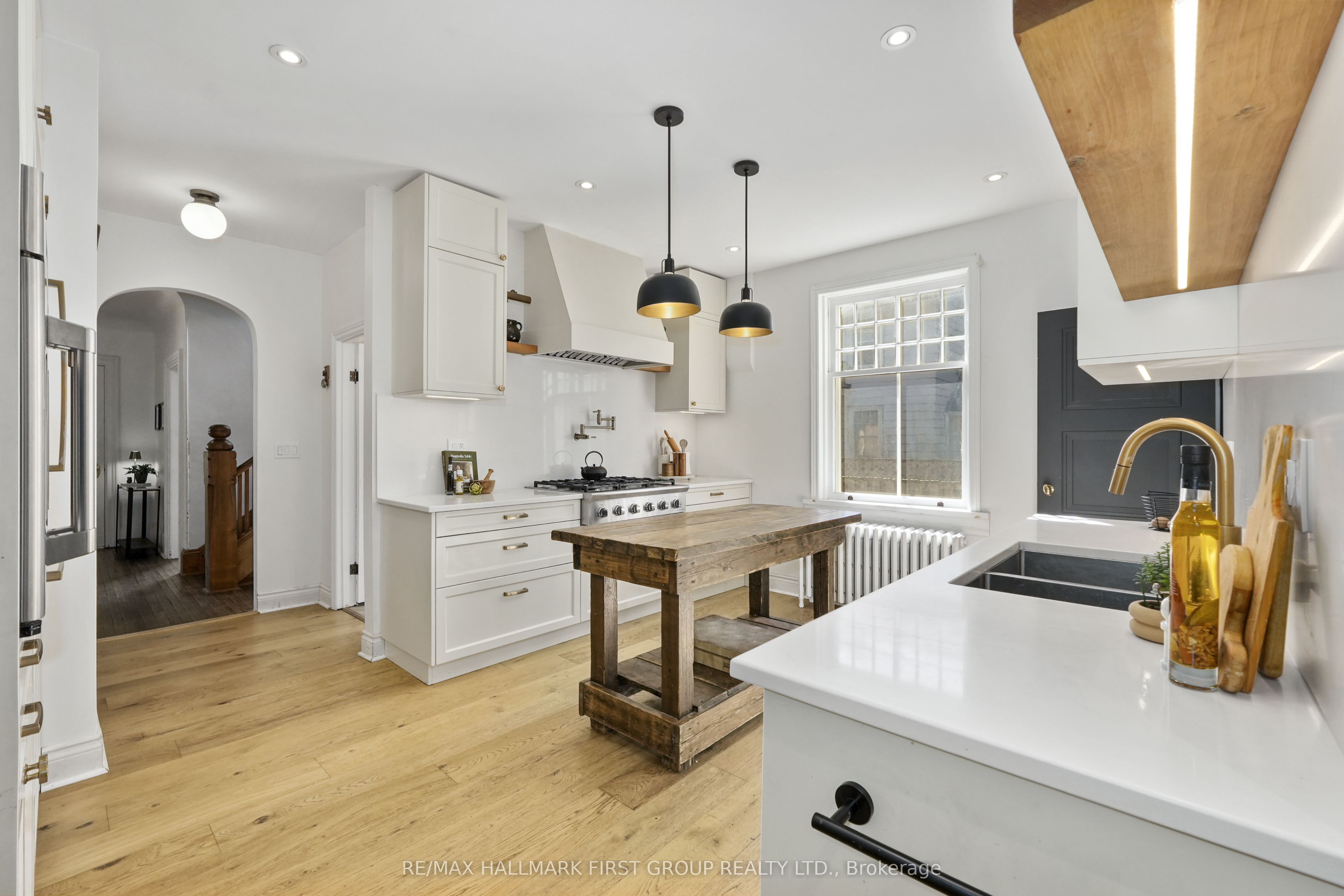 63 King Street E Property Photo 15